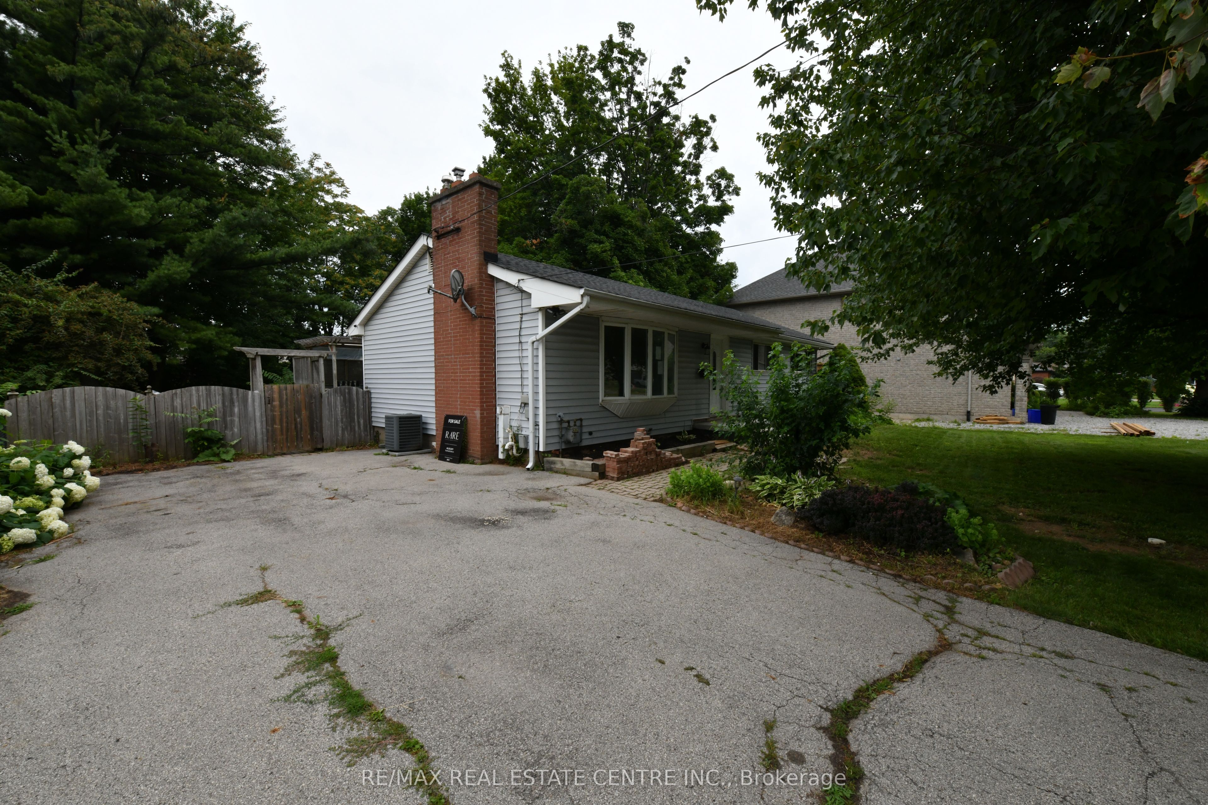15 Miller Drive, Hamilton, ON L9G 2H9 photo 4