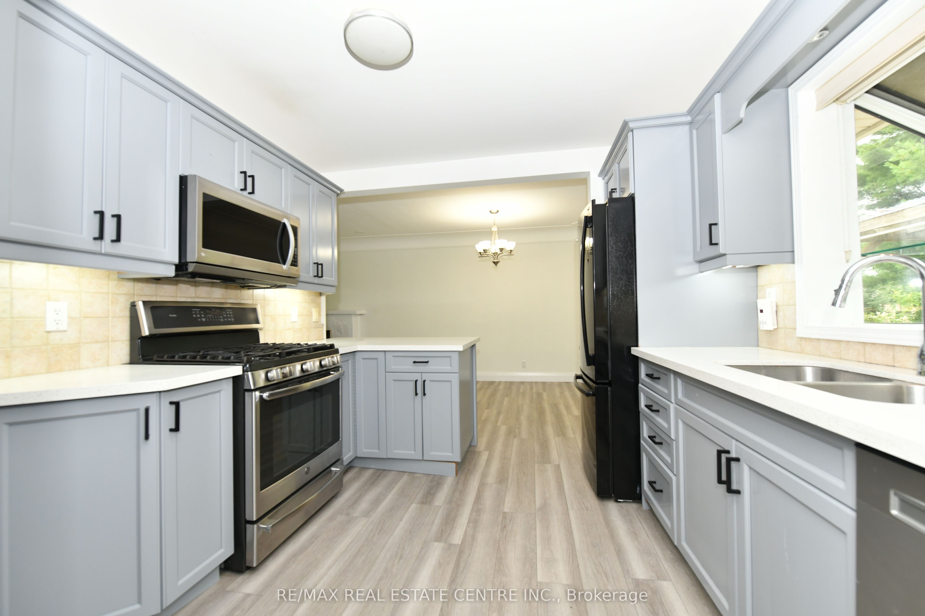 15 Miller Drive, Hamilton, ON L9G 2H9 photo 5