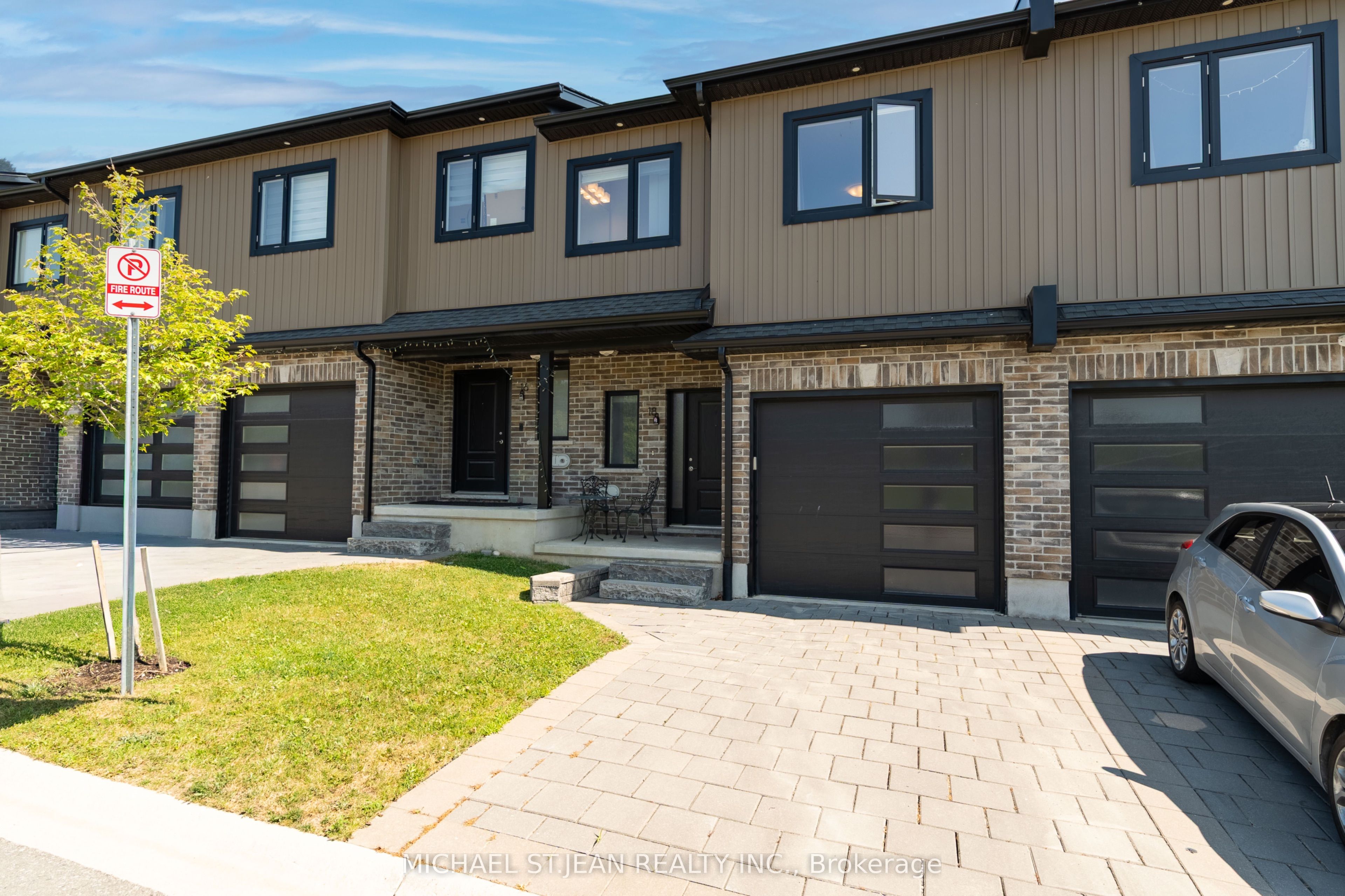 811 Sarnia Road 18, London North, ON N6H 0K3 photo 2