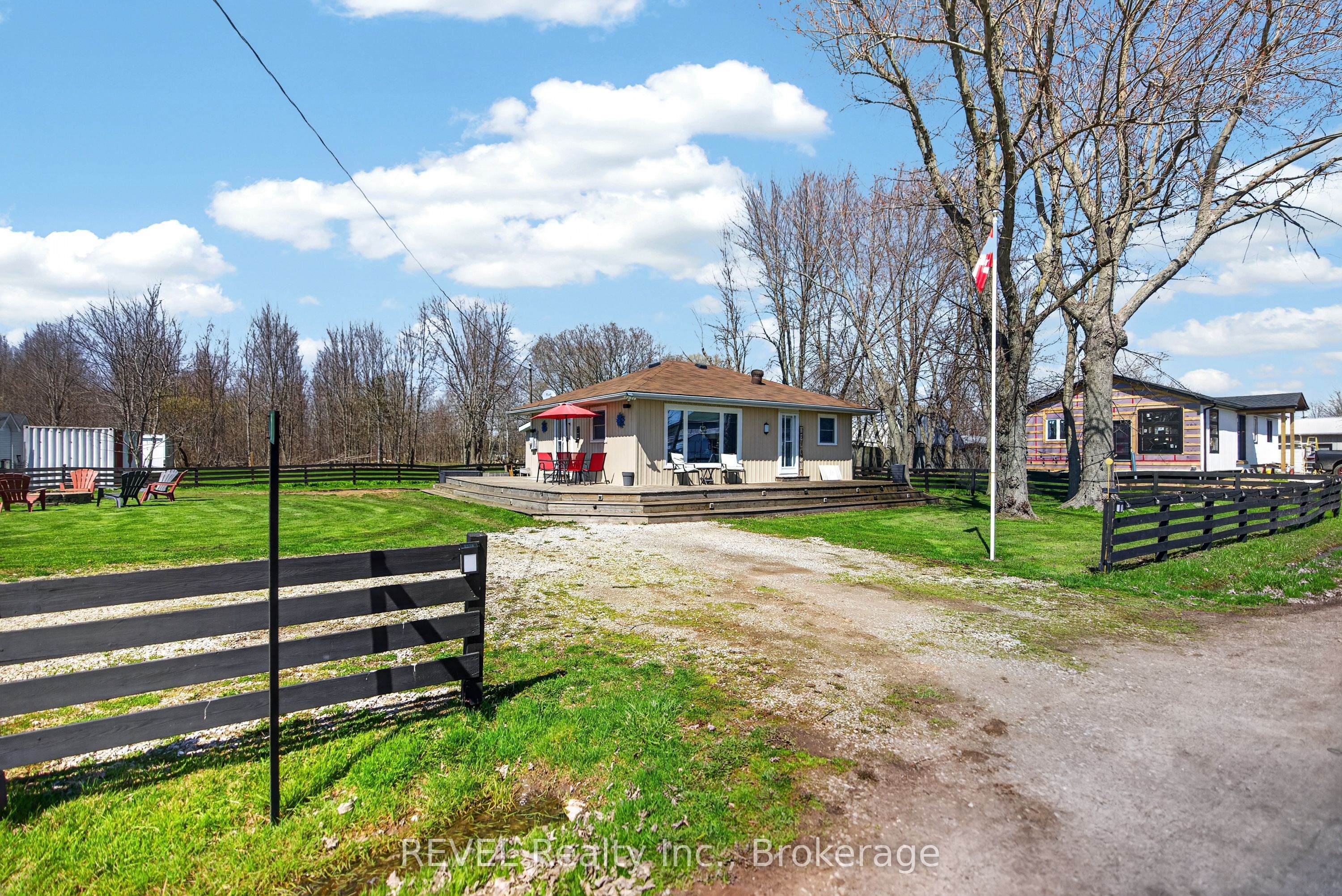 11 Walter Drive, Haldimand, ON N0A 1L0 photo 2