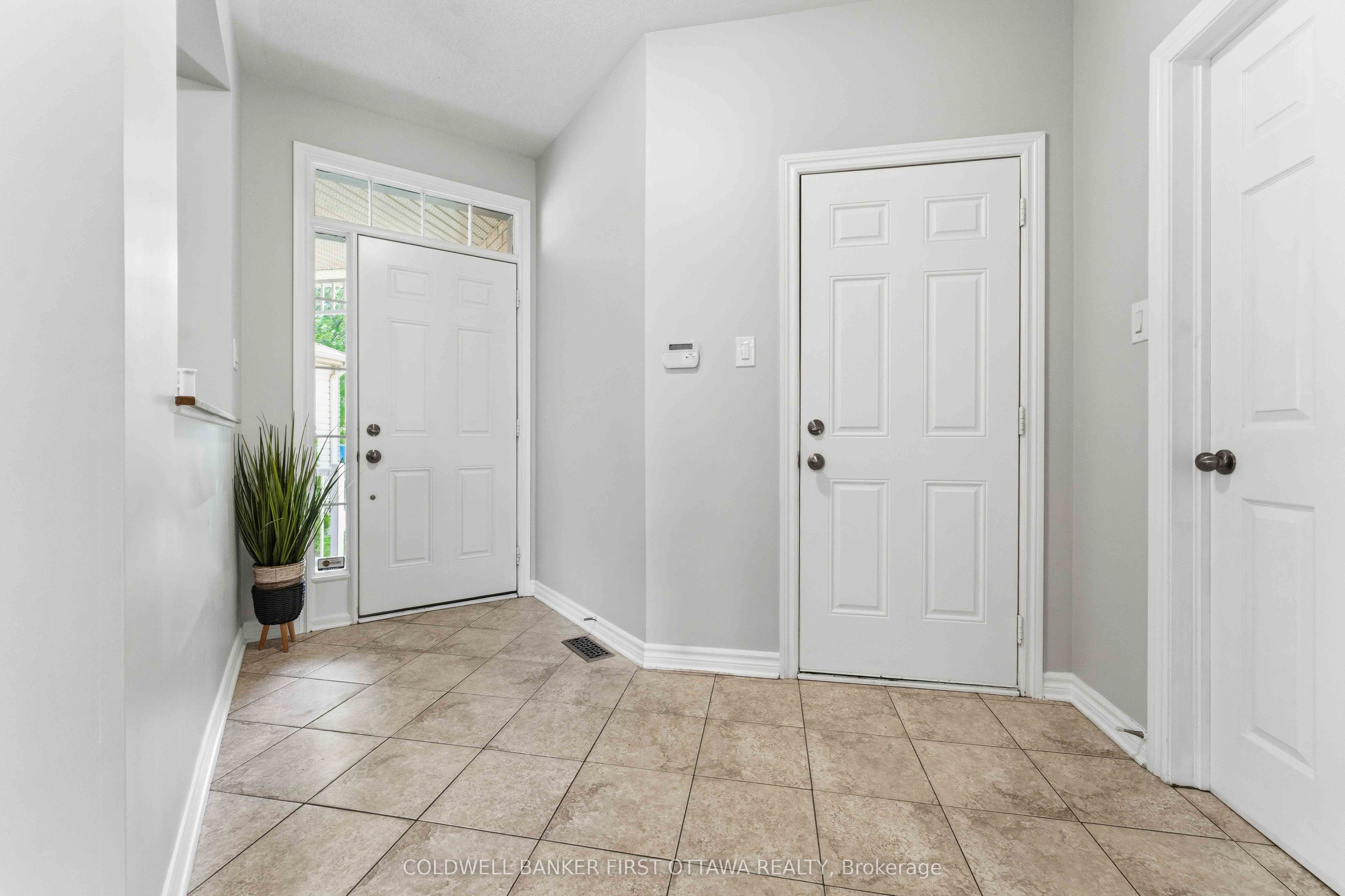 150 Strathcarron Crescent, Kanata, ON K2K 0C8 photo 5