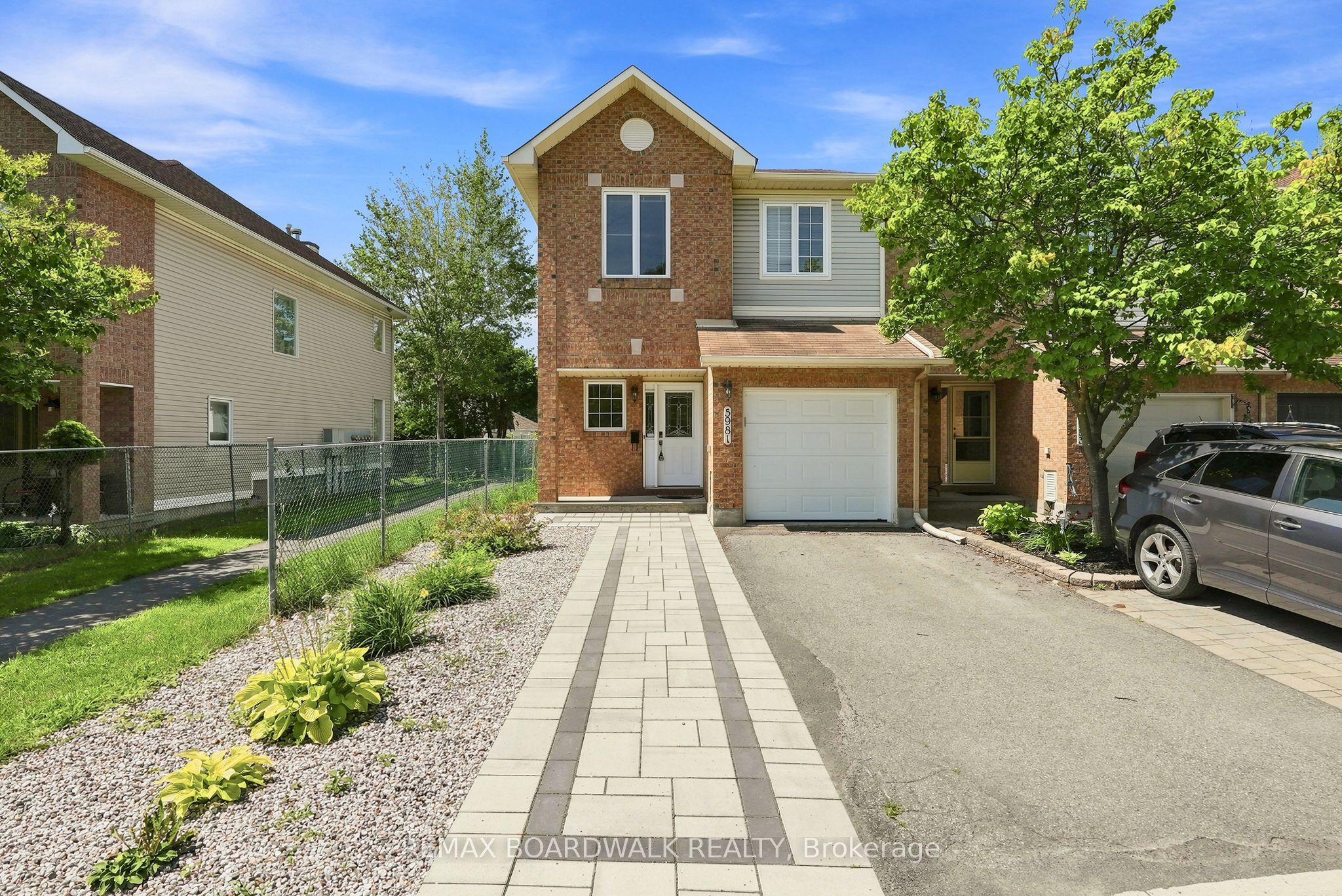 5981 Pineglade Crescent, Orleans - Convent Glen and Area, ON K1W 1G7