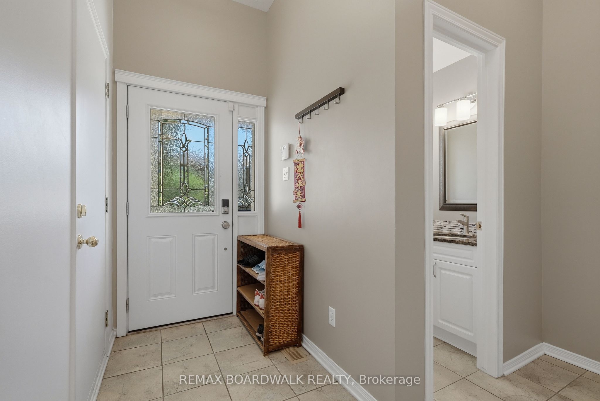 5981 Pineglade Crescent, Orleans - Convent Glen and Area, ON K1W 1G7 photo 4