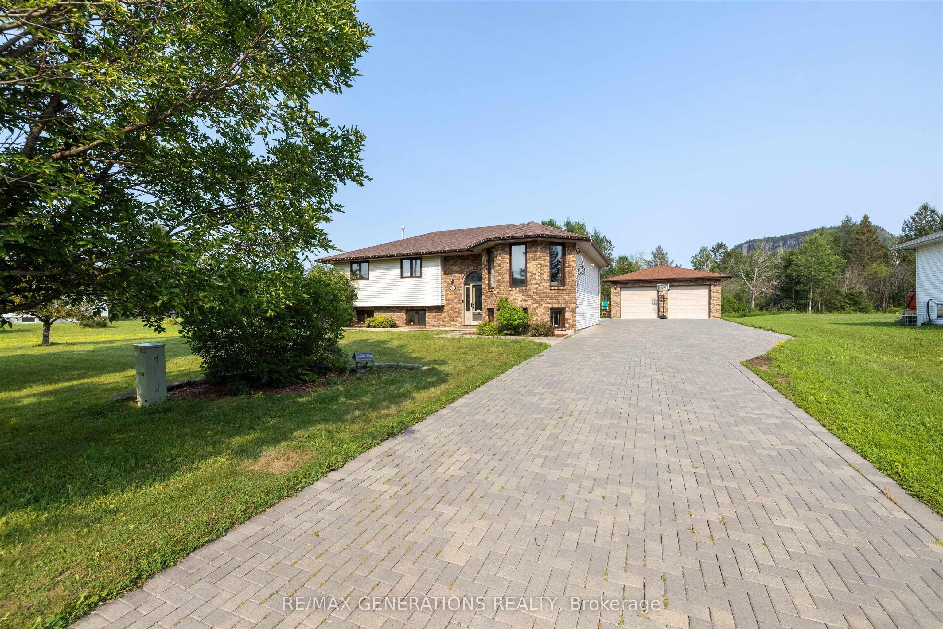 2446 Caspian Street, Thunder Bay, ON P7J 1A1 photo 2
