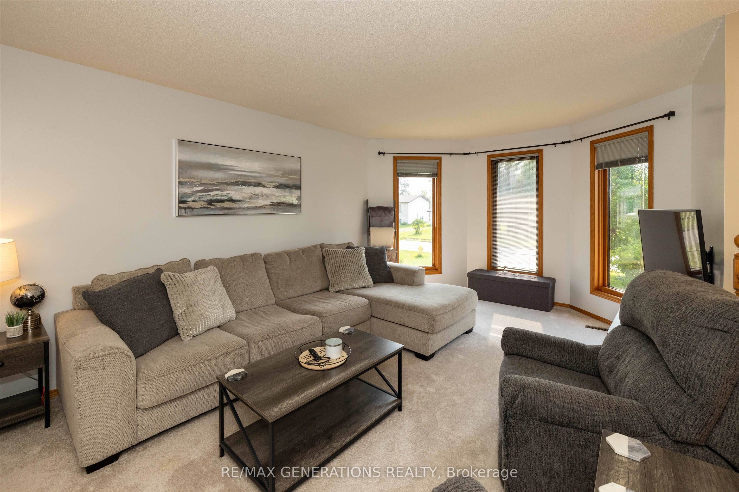 2446 Caspian Street, Thunder Bay, ON P7J 1A1 photo 3