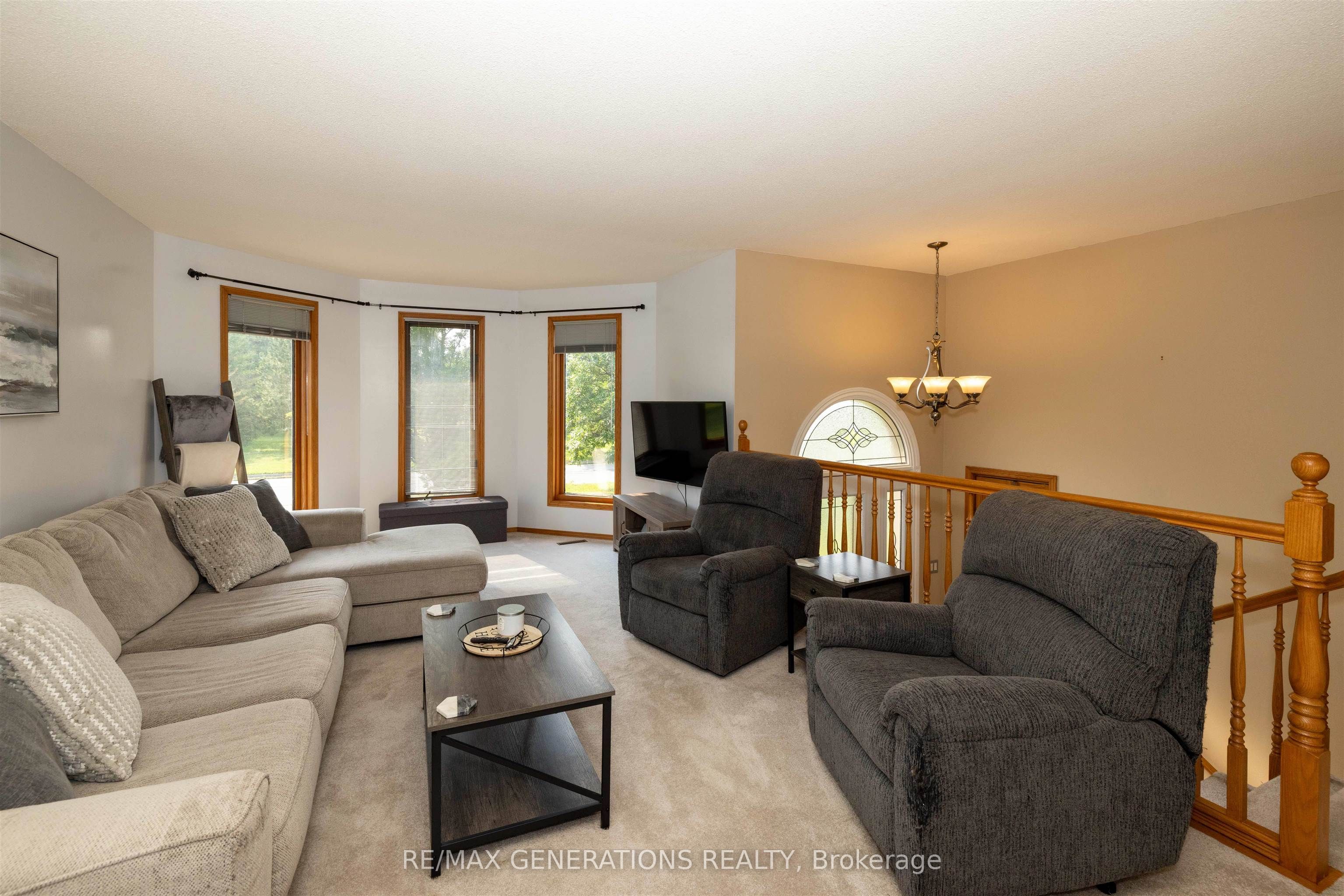 2446 Caspian Street, Thunder Bay, ON P7J 1A1 photo 4