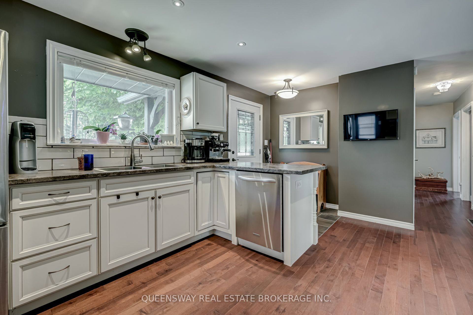 14 Webb Street, East Luther Grand Valley, ON L0N 1G0 photo 4