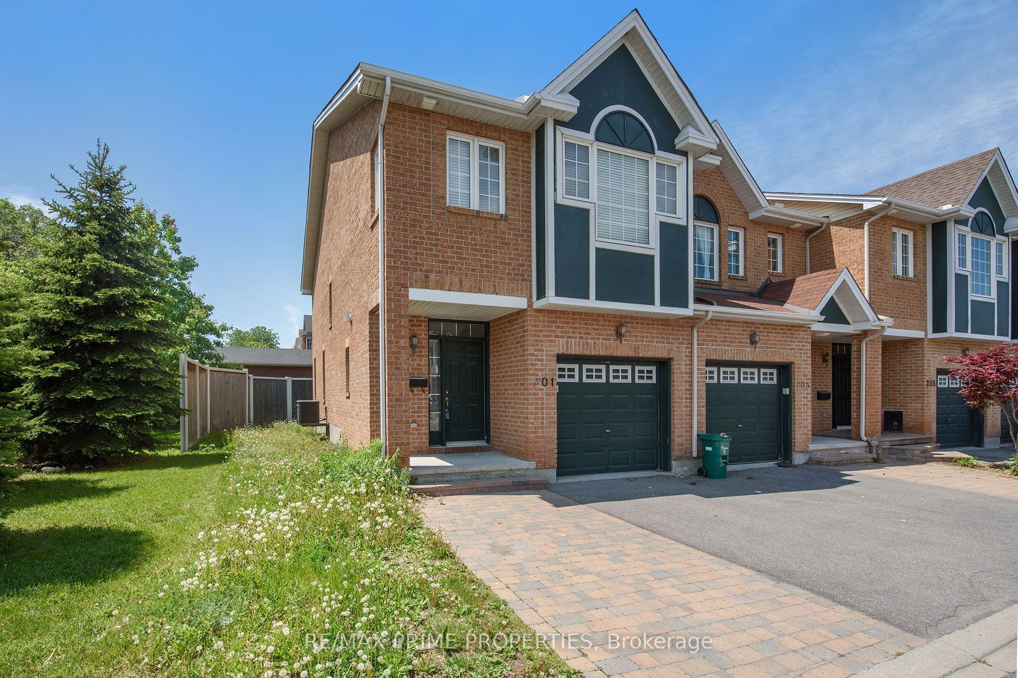201 FREEDOM Private, Alta Vista and Area, ON K1G 6W1 photo 2