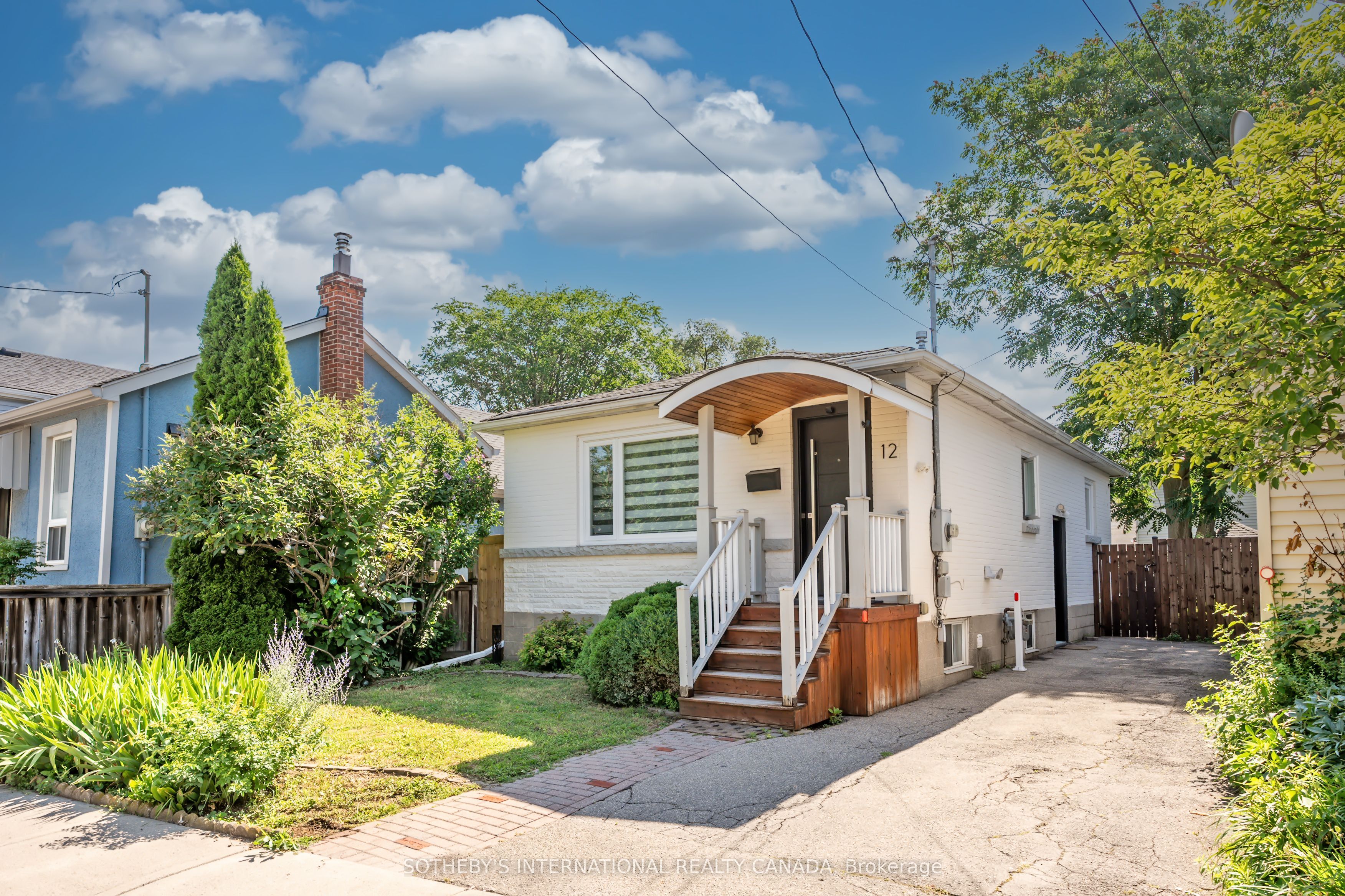 12 Peel Street S, Hamilton, ON L9H 3E2 photo 4