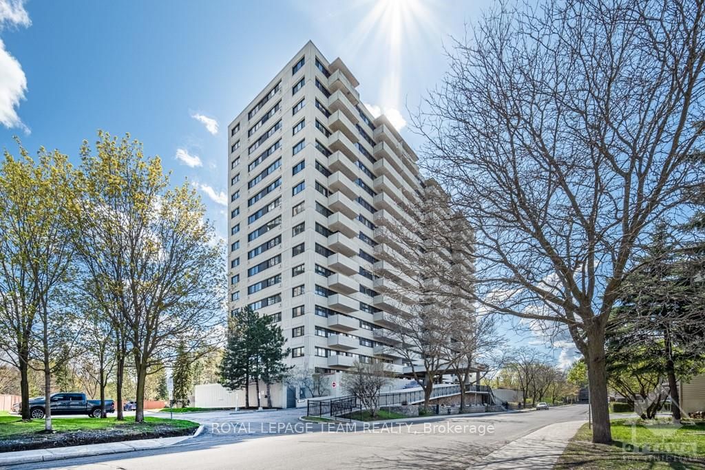 40 LANDRY Street 1710, Vanier and Kingsview Park, ON K1L 8K4
