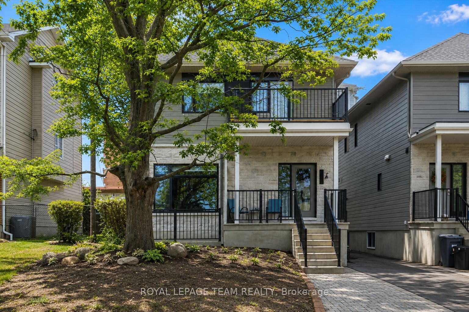 304 Lanark Avenue D, Westboro - Hampton Park, ON K1Z 6R5 photo 2