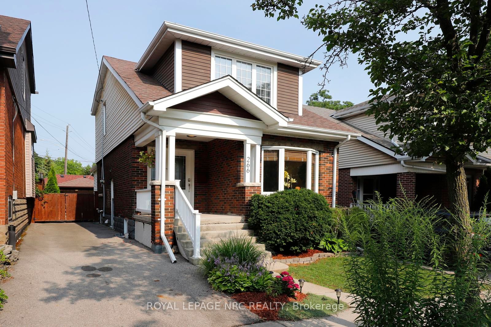 266 London Street S, Hamilton, ON L8K 2H2 photo 2