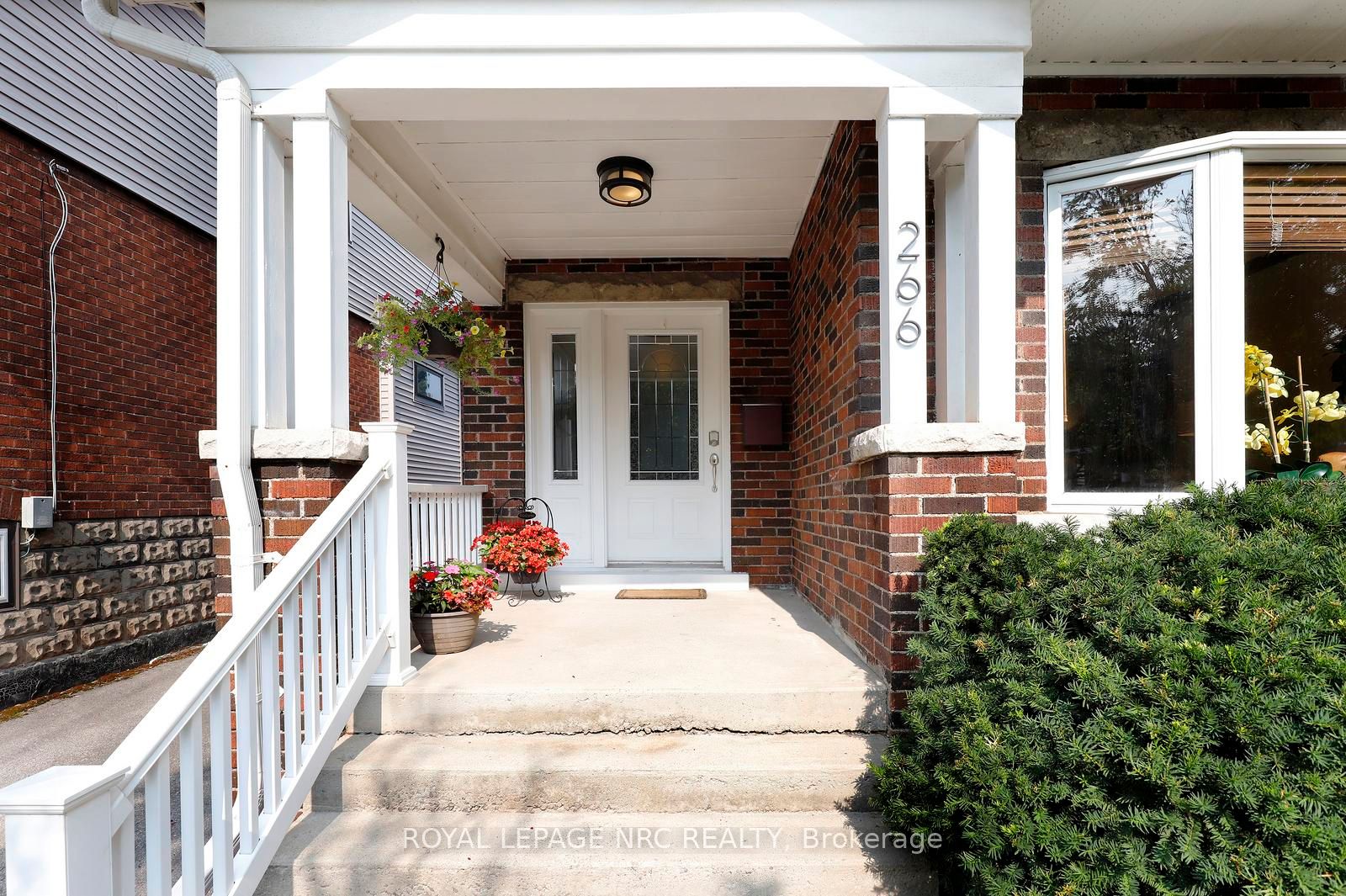 266 London Street S, Hamilton, ON L8K 2H2 photo 3