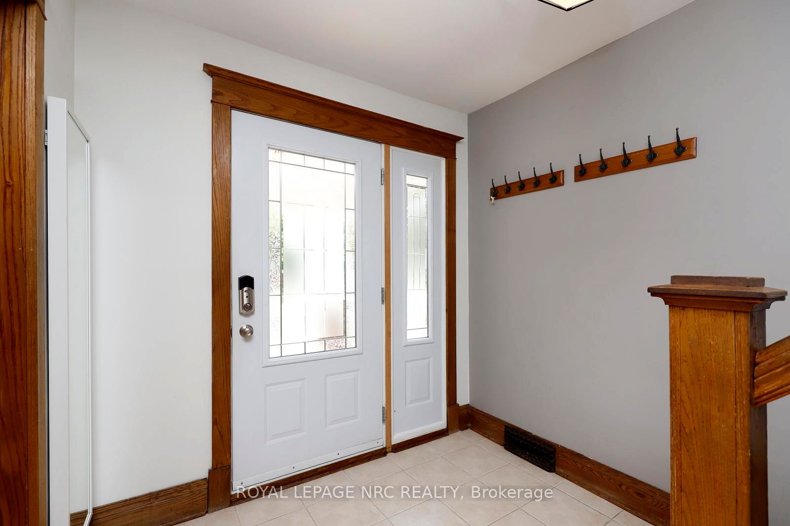 266 London Street S, Hamilton, ON L8K 2H2 photo 4