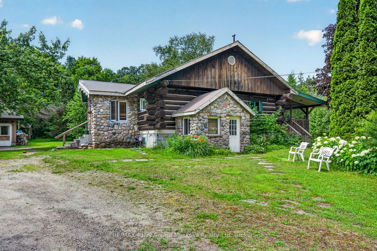 1011 Orange Lodge Road, Muskoka Lakes, ON P0C 1H0 photo 2