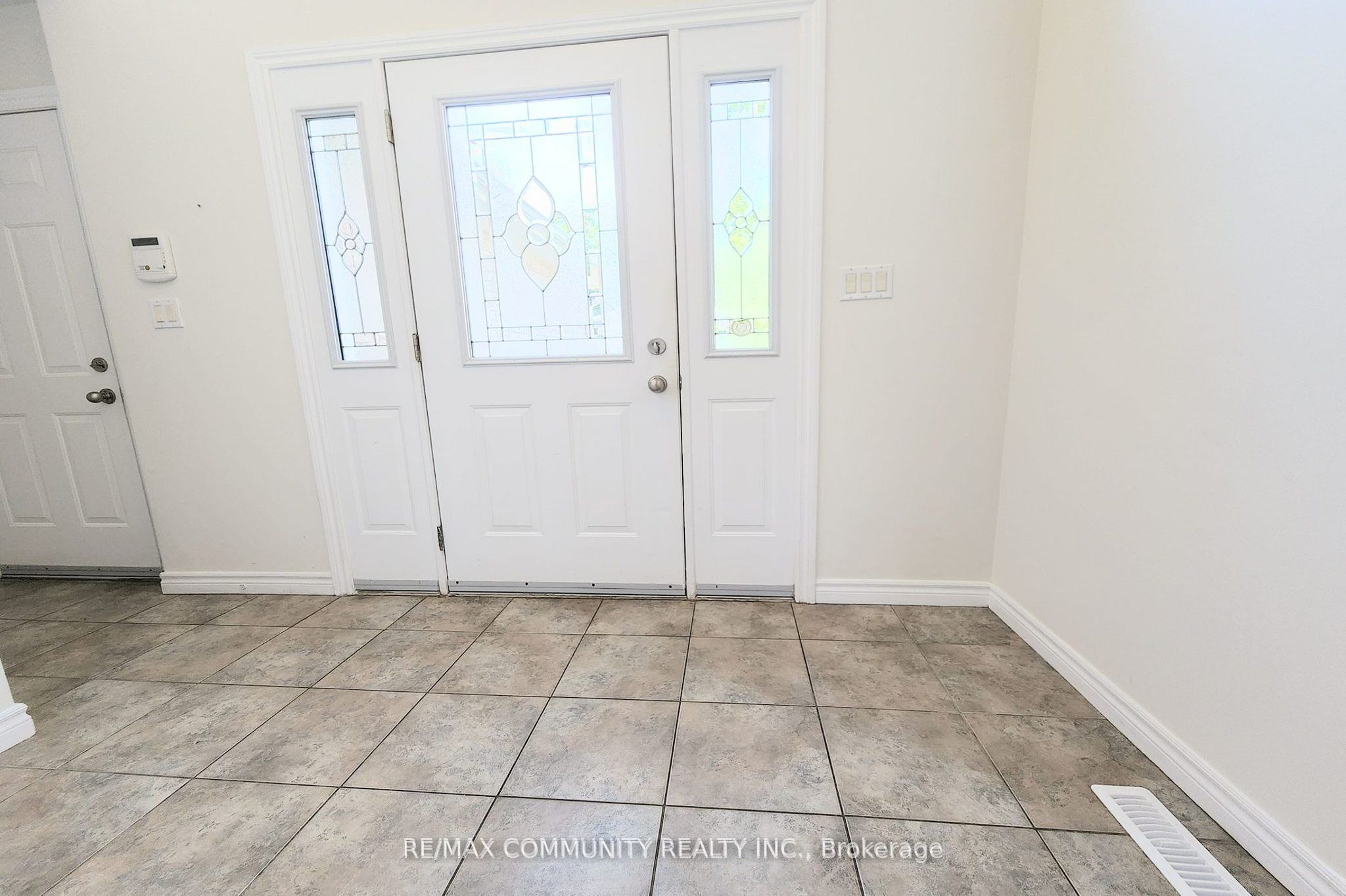 24 Sunshine Lane, Quinte West, ON K8V 6X7 photo 3