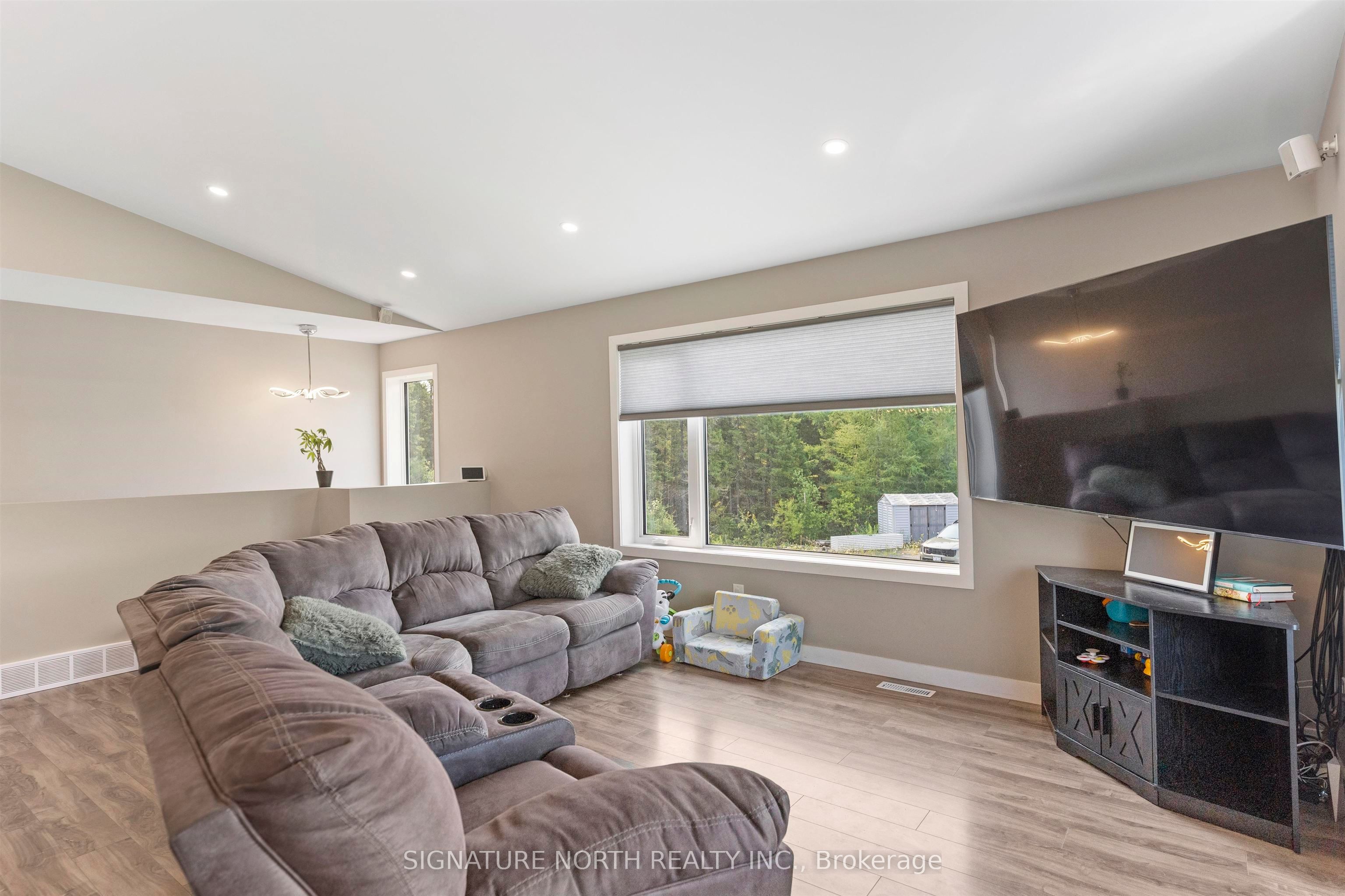 510 Highway 527, Shuniah, ON P7A 0N2 photo 4