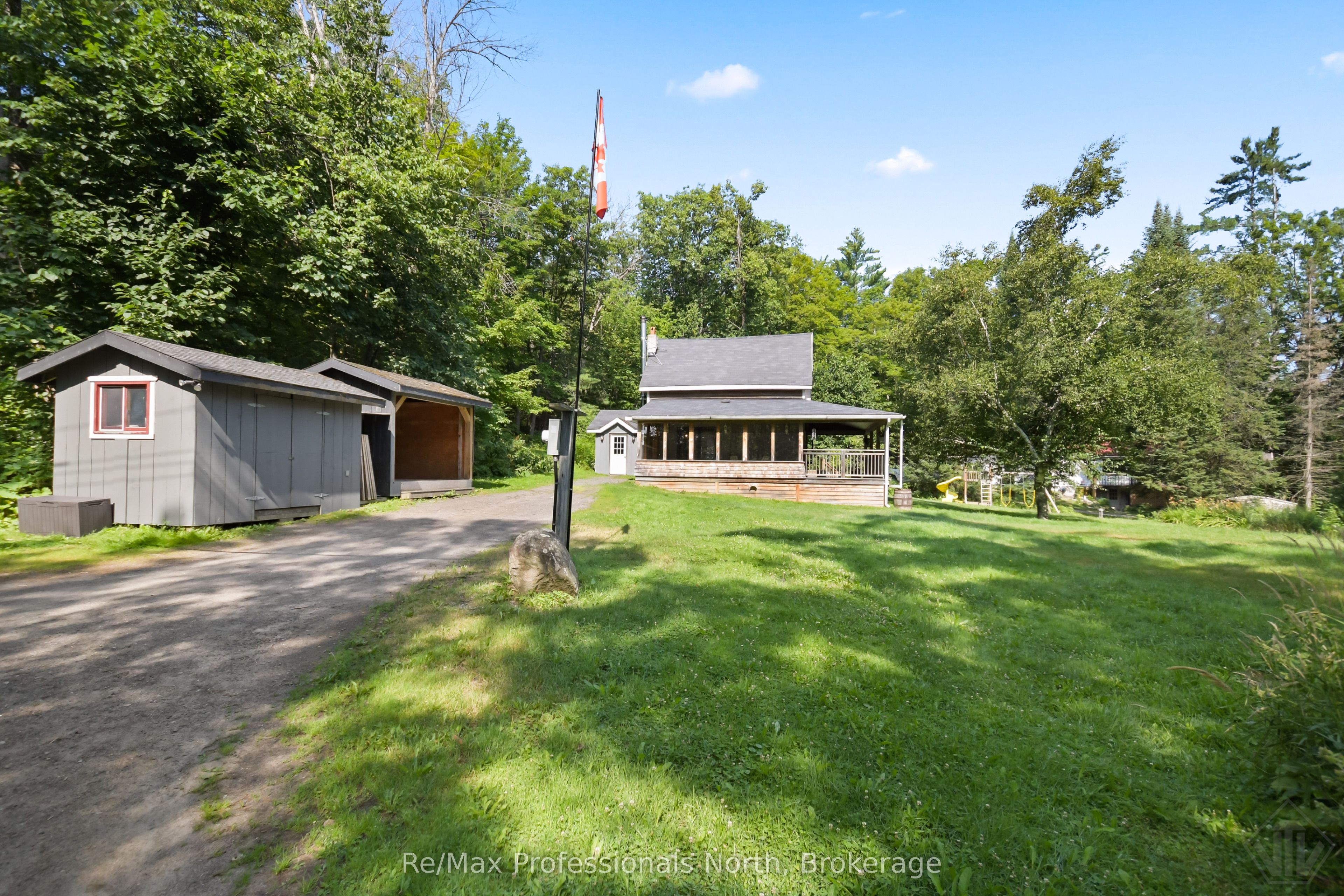 1658 Housey's Rapids Road, Gravenhurst, ON P1P 1R3