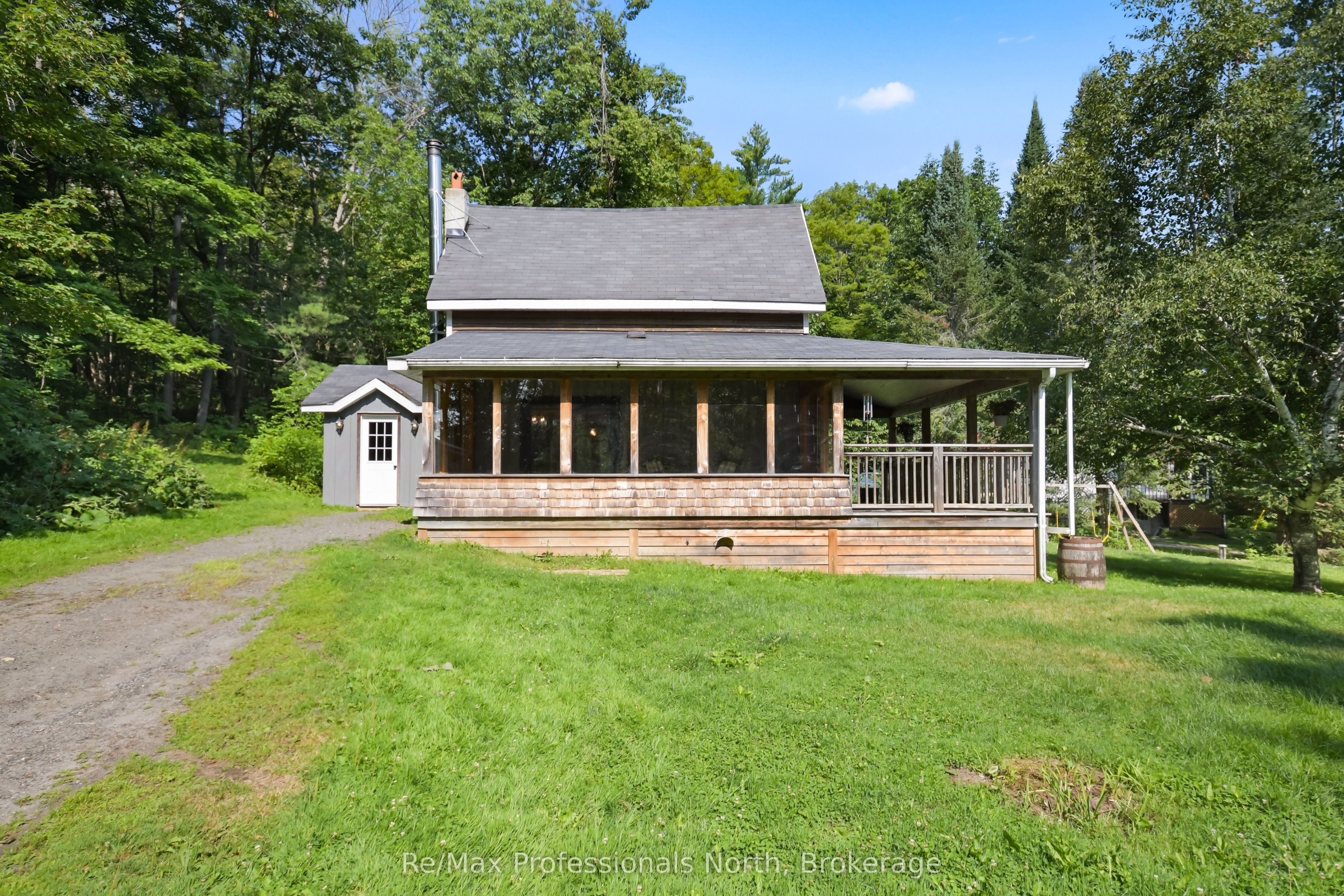 1658 Housey's Rapids Road, Gravenhurst, ON P1P 1R3 photo 2