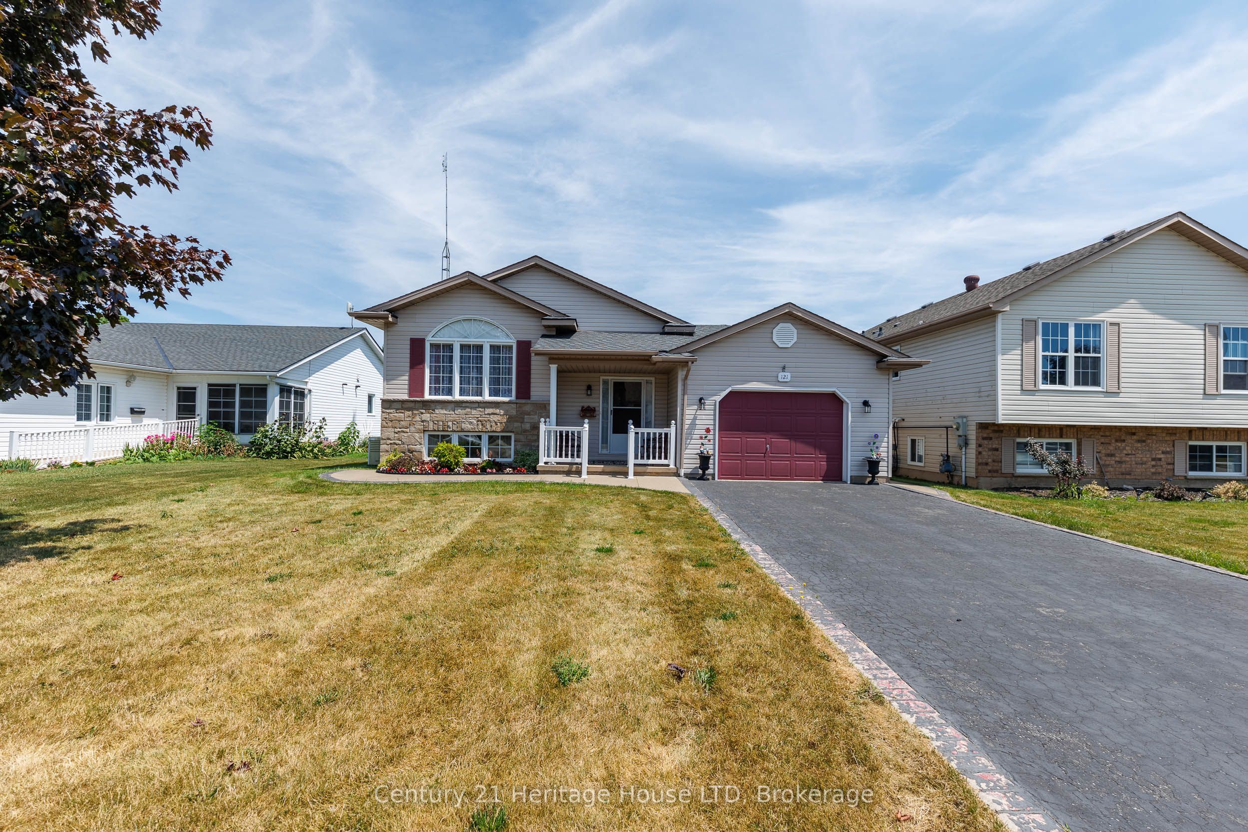 121 Rochelle Crescent, Fort Erie, ON L0S 1N0