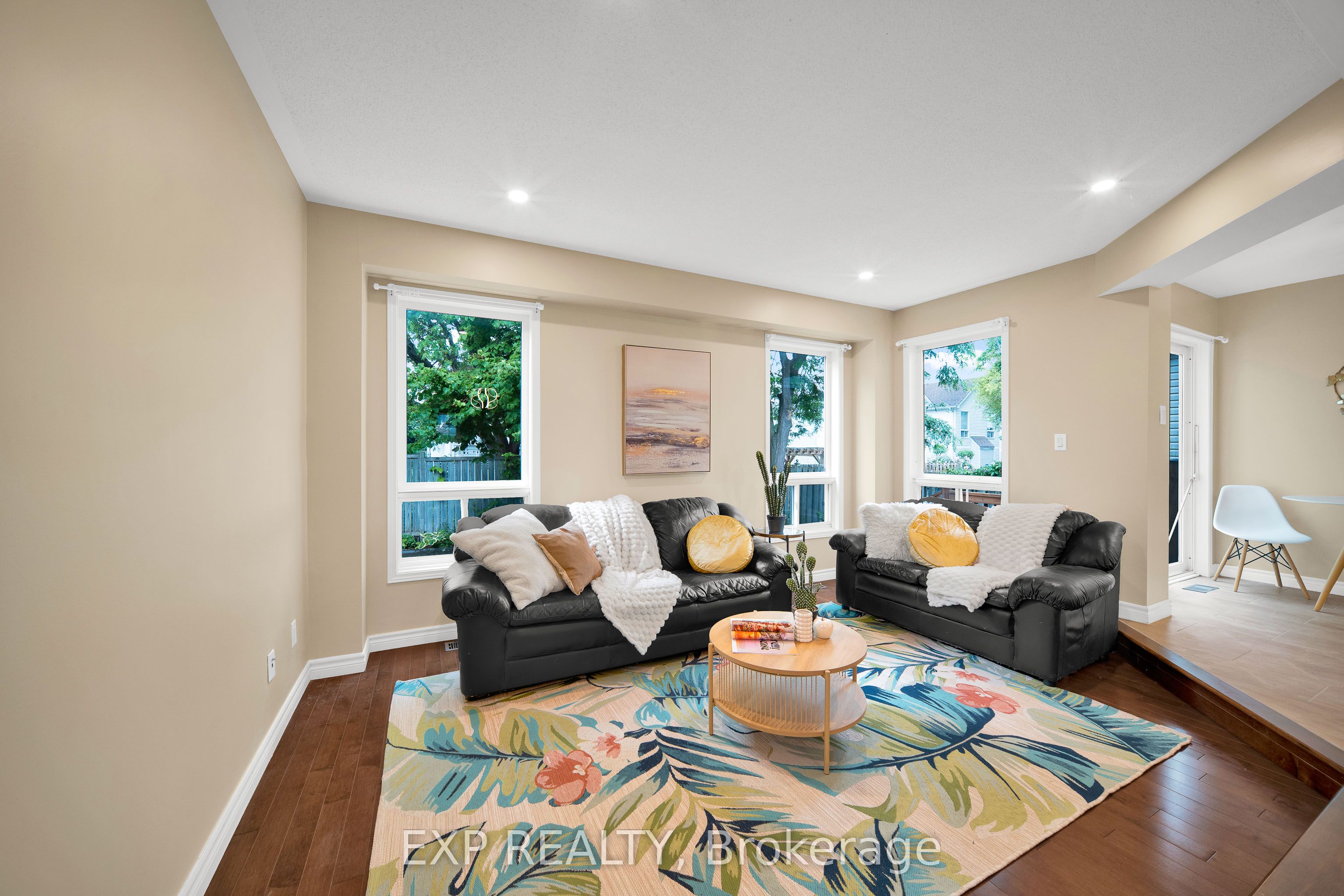 43 Trump Avenue, Carlington - Central Park, ON K2C 4A4 photo 2