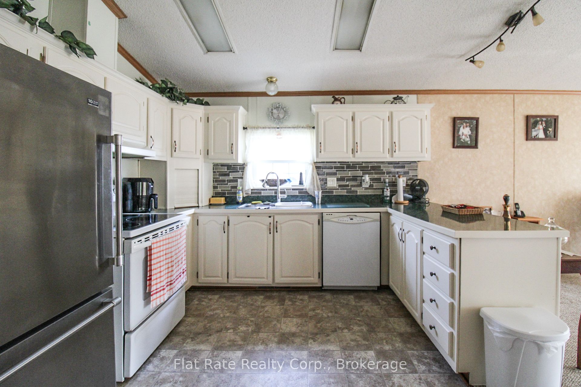 11 MCGREGOR Drive, Otonabee-South Monaghan, ON K0L 1G0 photo 3