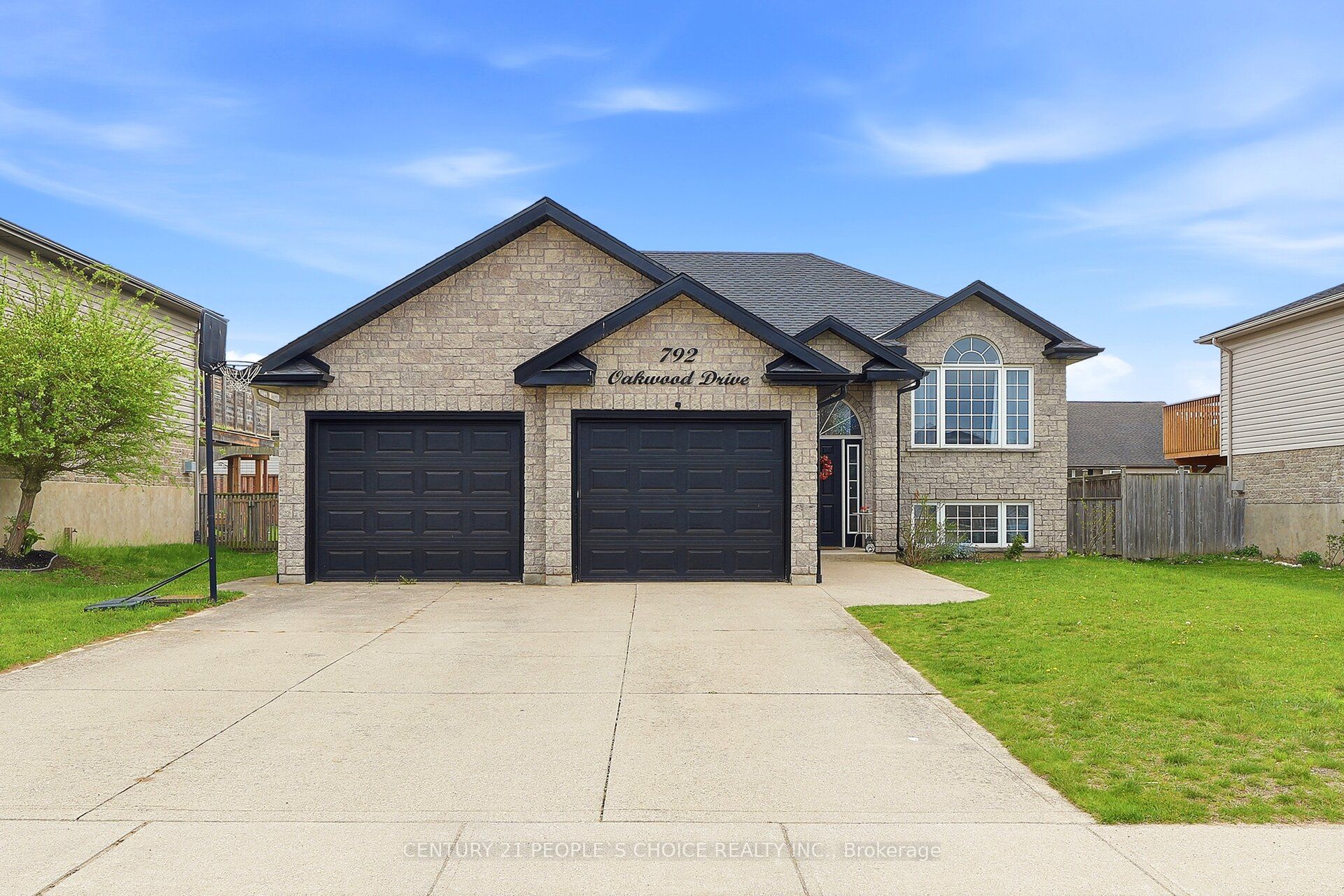 792 OAKWOOD Drive, Saugeen Shores, ON N0H 2C4