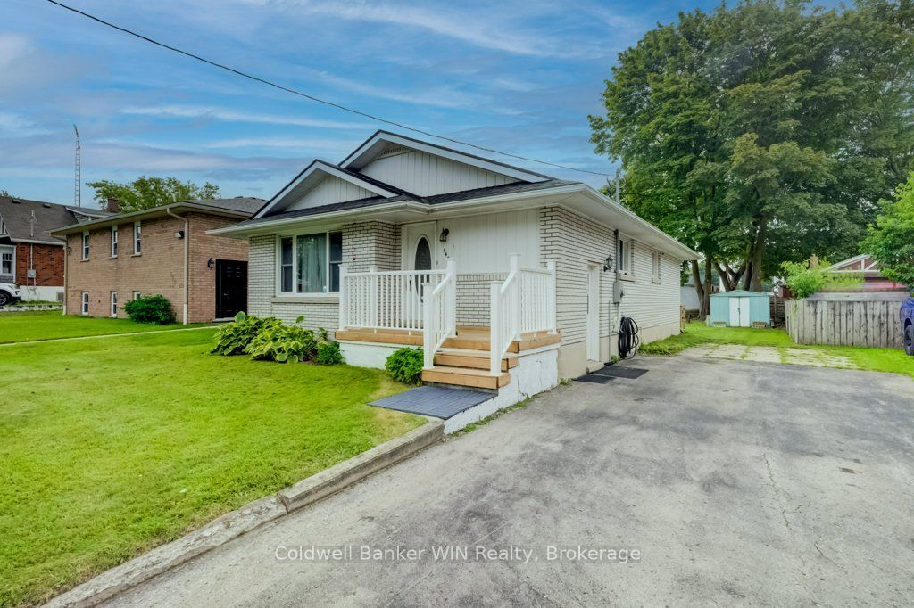 140 Queen Street E, Wellington North, ON N0G 2L3 photo 3