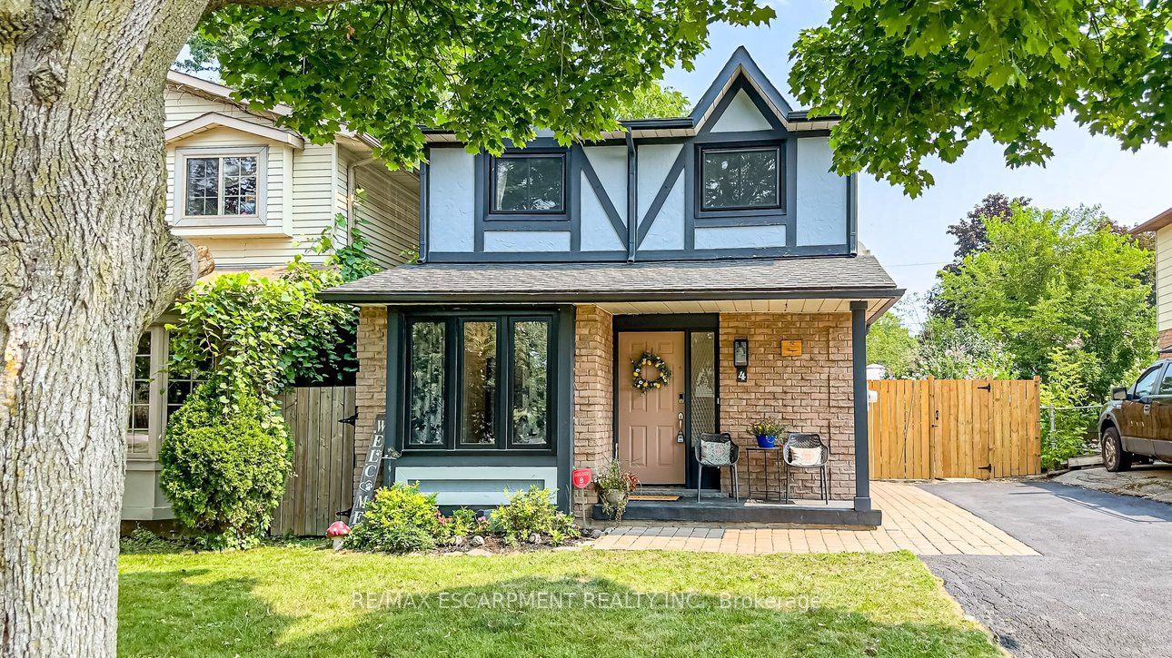 4 Balmoral Court, Haldimand, ON N3W 1E6