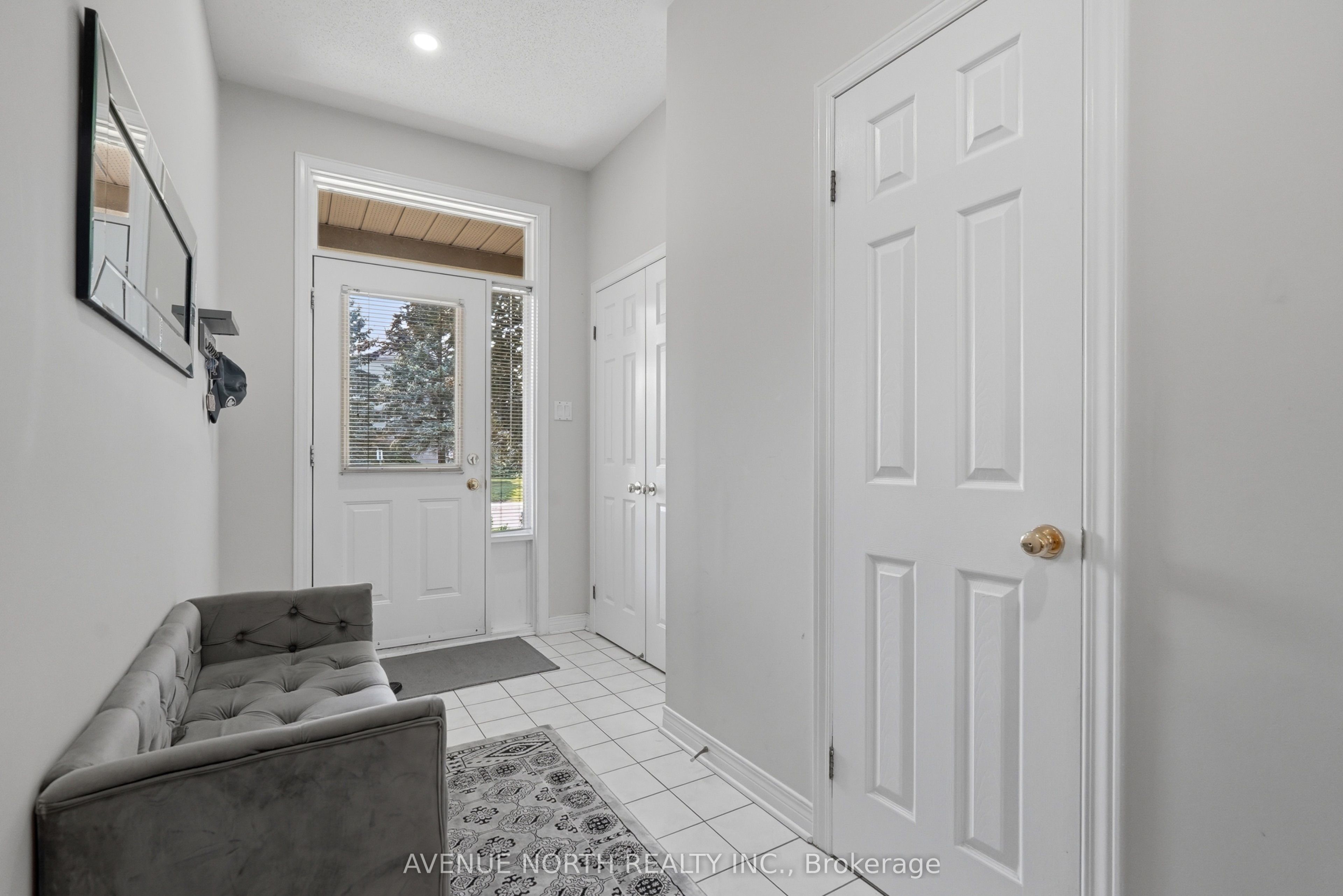 276 Windhurst Drive, Barrhaven, ON K2G 6G9 photo 2