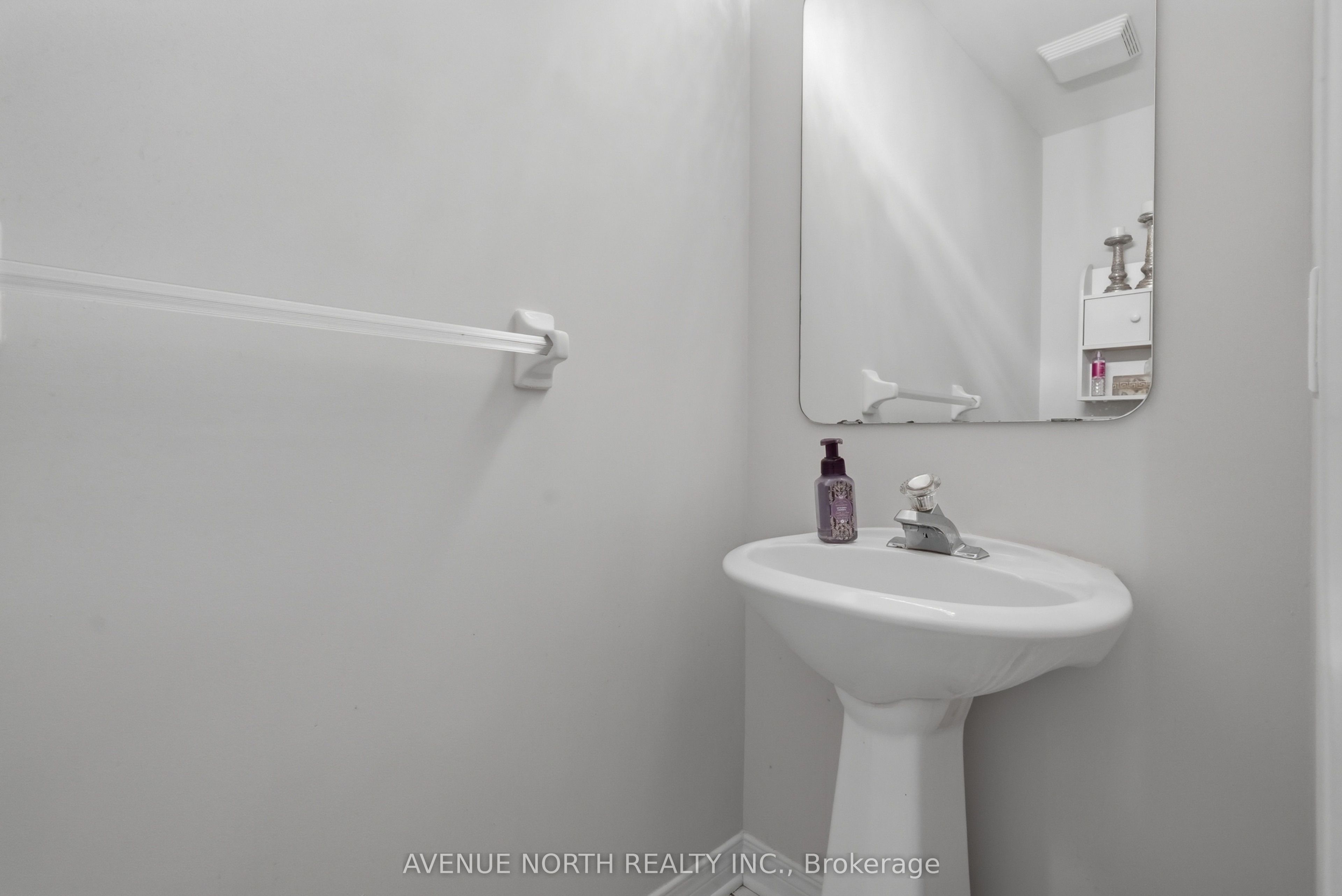 276 Windhurst Drive, Barrhaven, ON K2G 6G9 photo 3