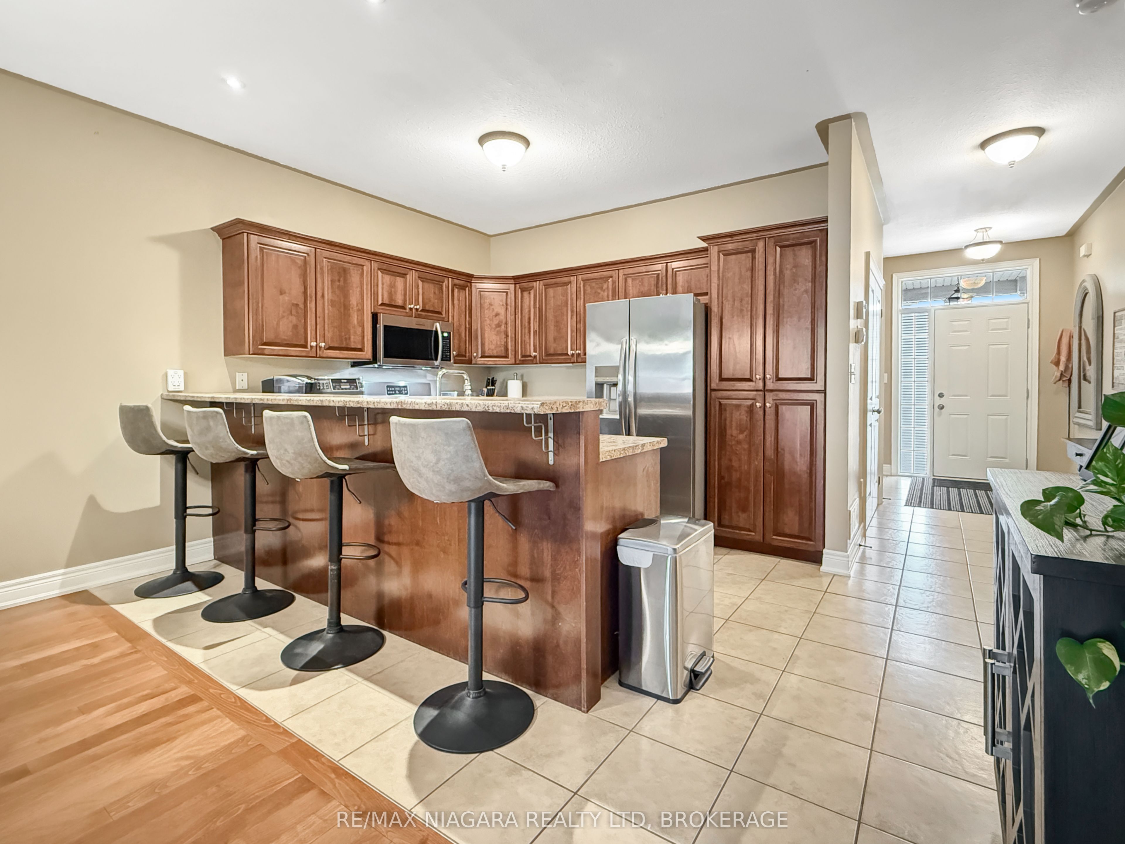 3927 Lower Coach Road, Fort Erie, ON L0S 1S0 photo 3
