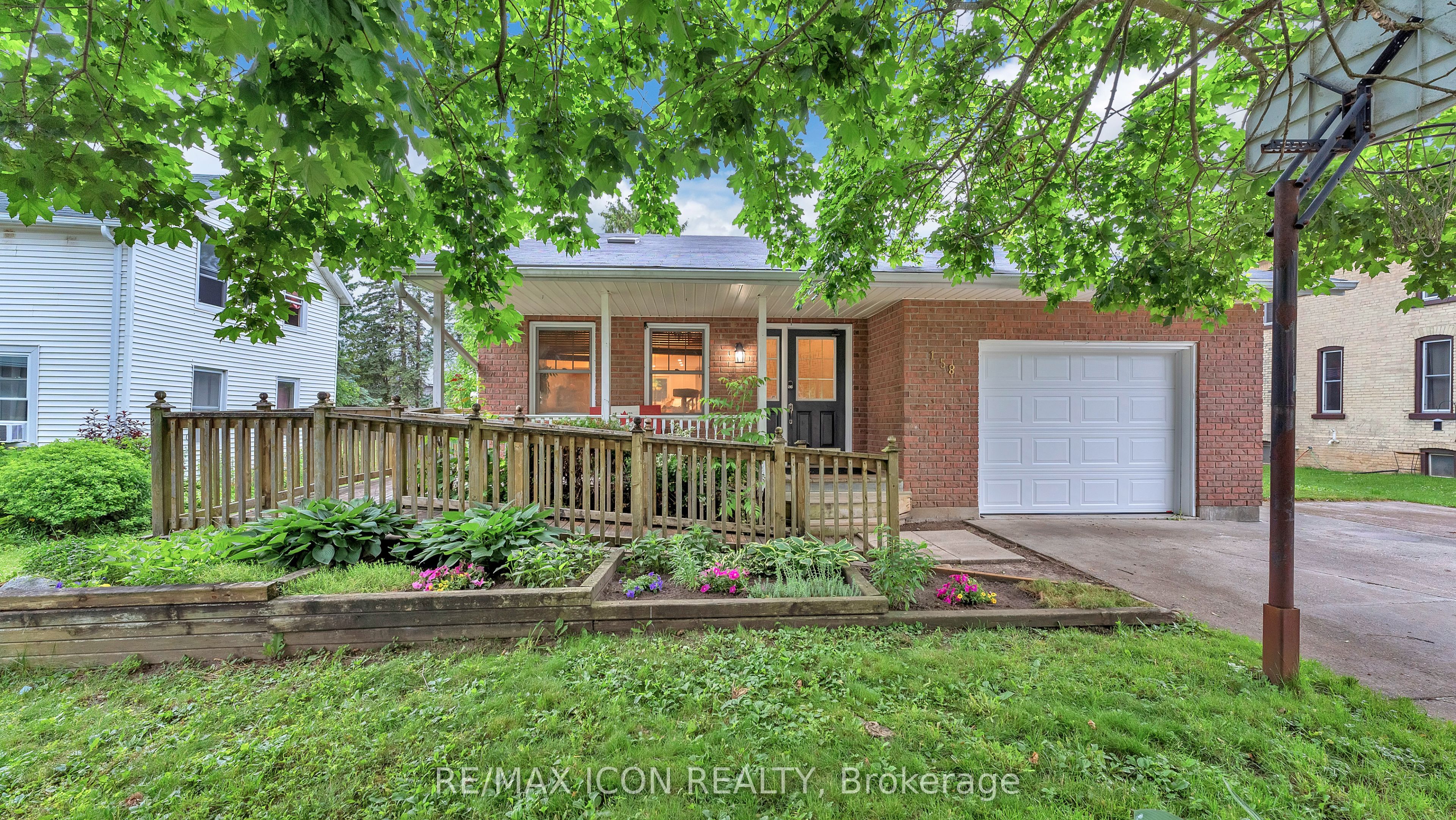 158 Broadway Street, North Middlesex, ON N0M 2K0 photo 3