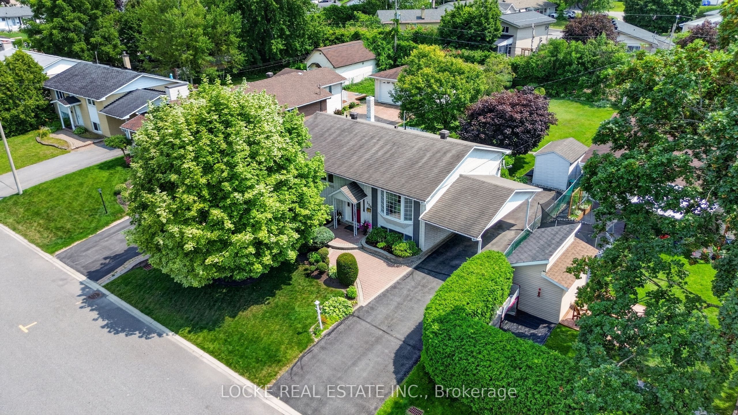 126 Juniper Street, Orleans - Cumberland and Area, ON K1E 1A4 photo 3