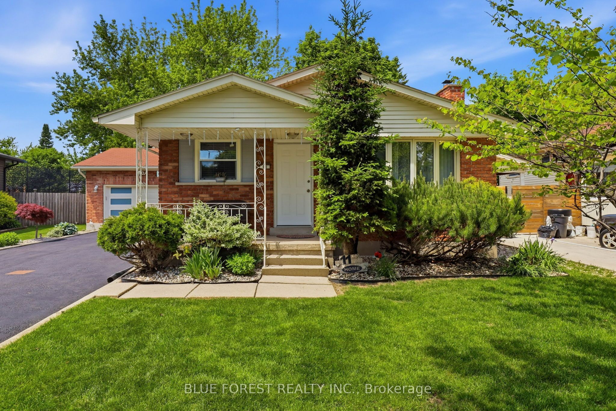 11 Hillsborough Road, London South, ON N6J 2E7 photo 2
