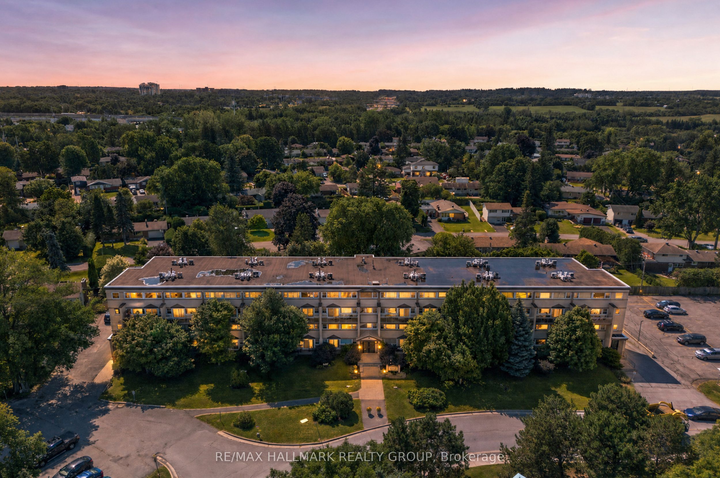 12 Corkstown Road 103, Crystal Bay - Rocky Point - Bayshore, ON K2H 5B3