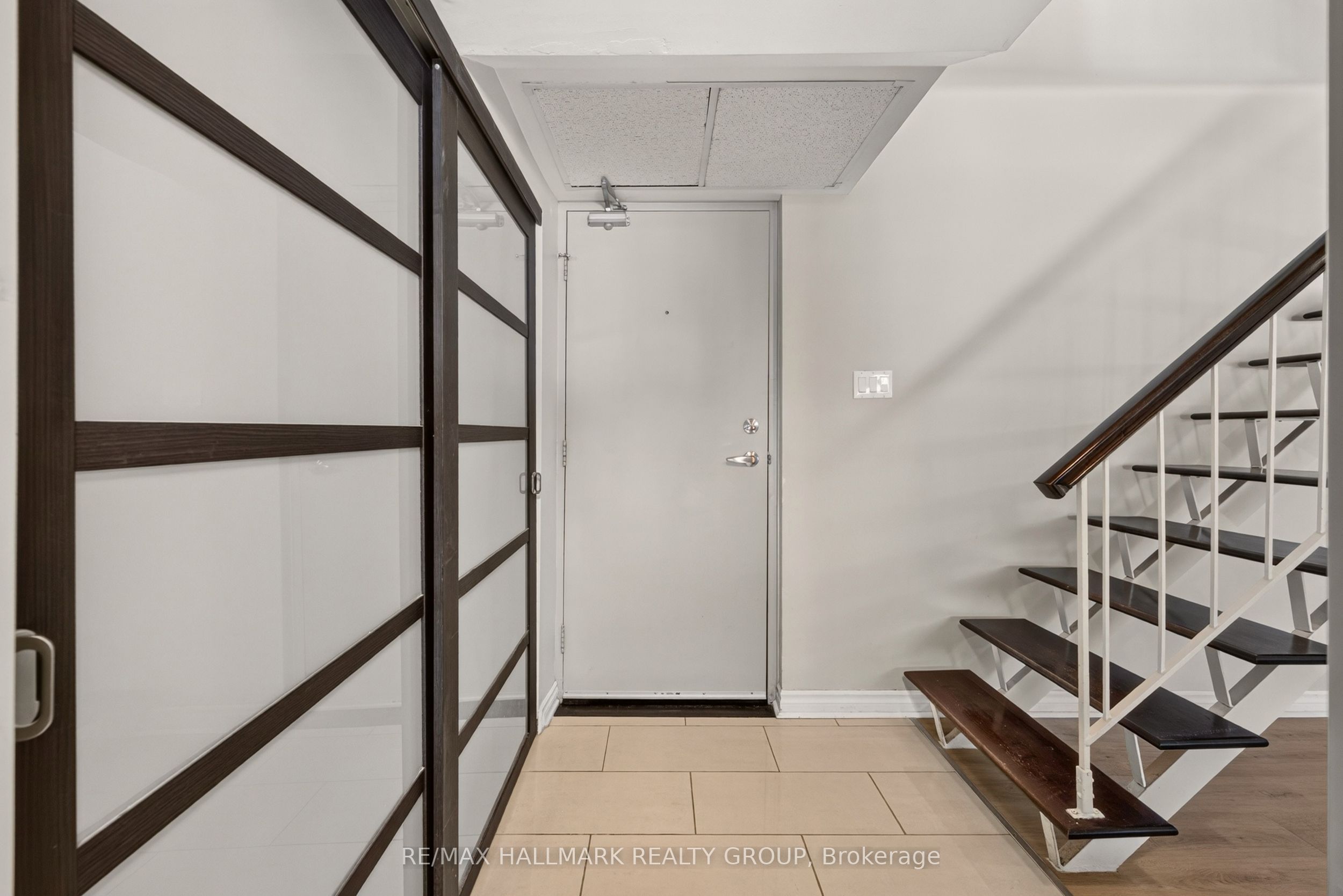 12 Corkstown Road 103, Crystal Bay - Rocky Point - Bayshore, ON K2H 5B3 photo 4