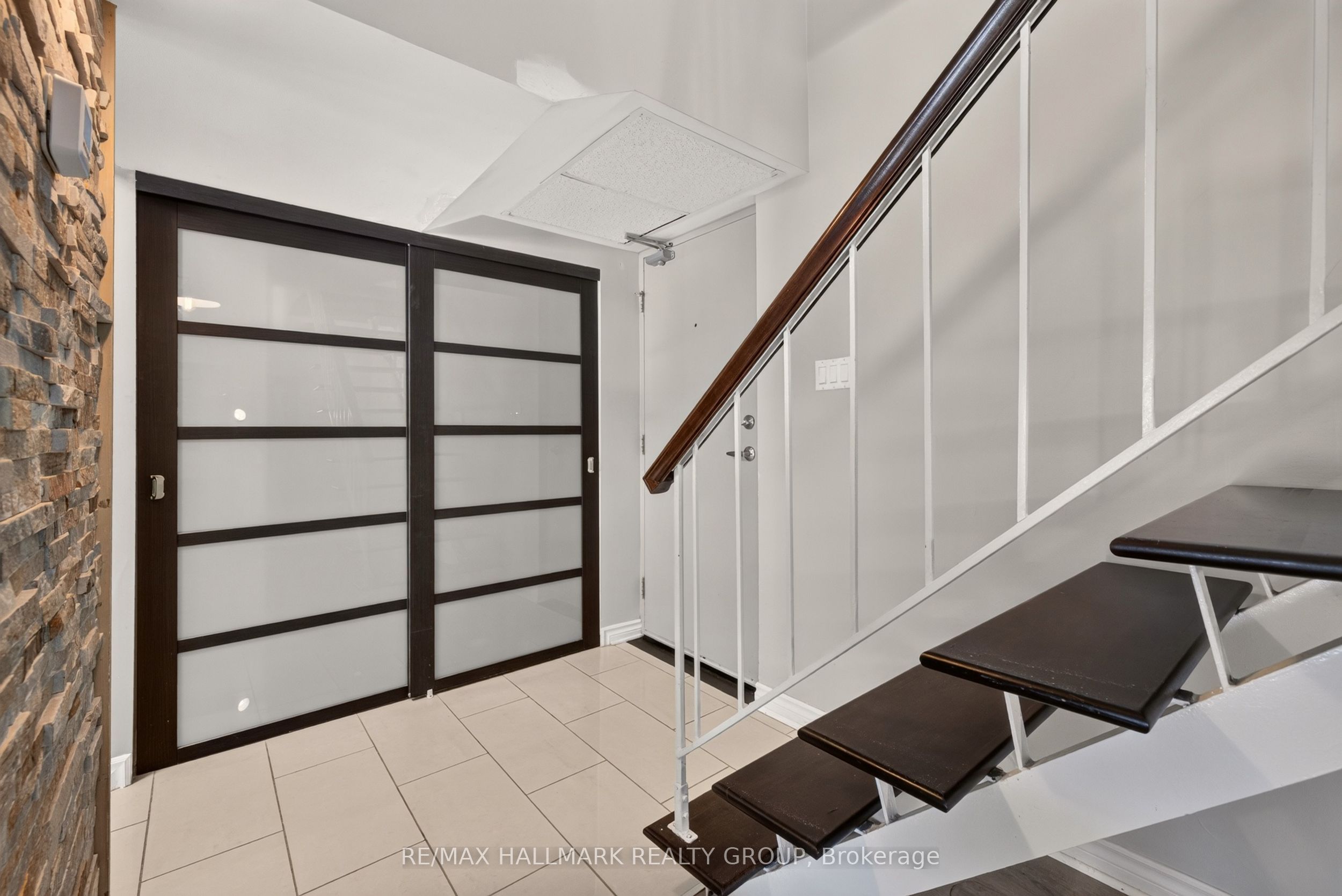 12 Corkstown Road 103, Crystal Bay - Rocky Point - Bayshore, ON K2H 5B3 photo 5