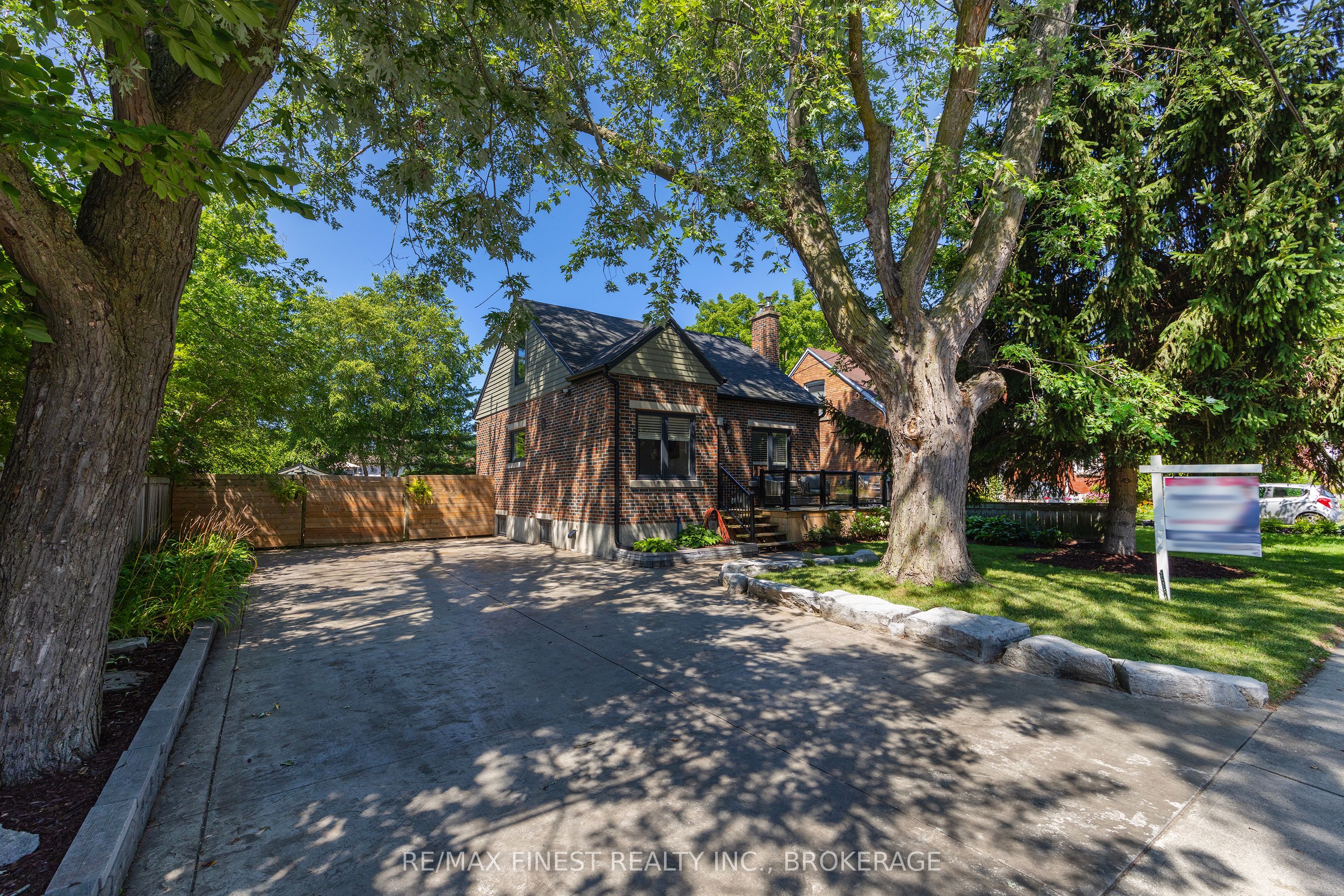 258 College Street, Kingston, ON K7L 4M2 photo 2