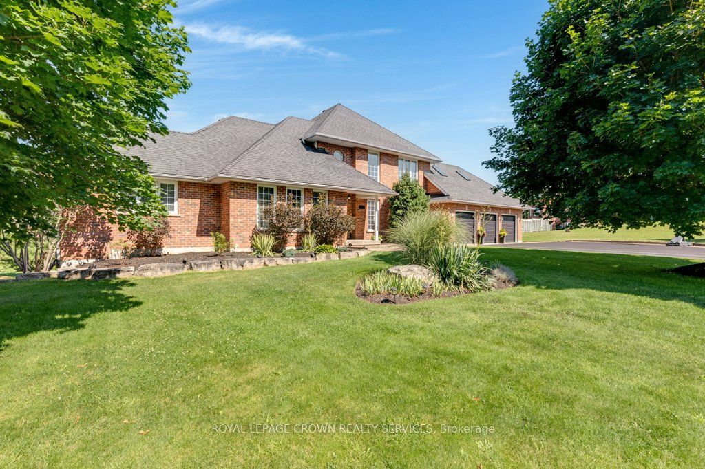 216 Red Maple Court, North Dumfries, ON N1R 5S6 photo 2