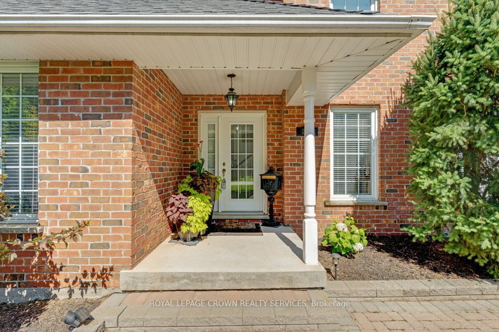 216 Red Maple Court, North Dumfries, ON N1R 5S6 photo 4