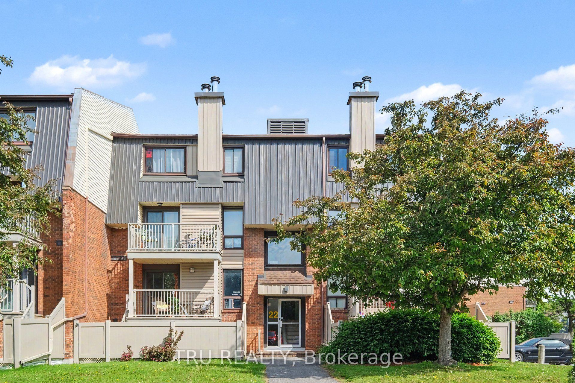 22 Sweetbriar Circle 8, Barrhaven, ON K2J 2K4 photo 2