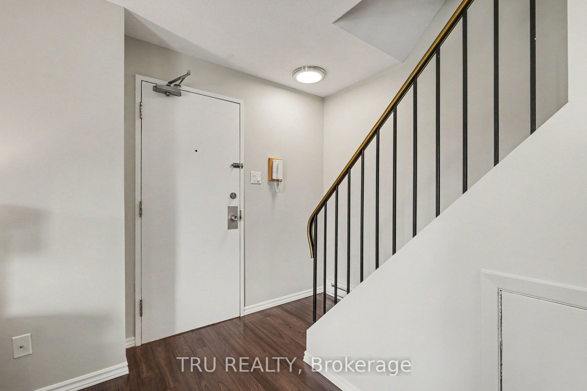 22 Sweetbriar Circle 8, Barrhaven, ON K2J 2K4 photo 4
