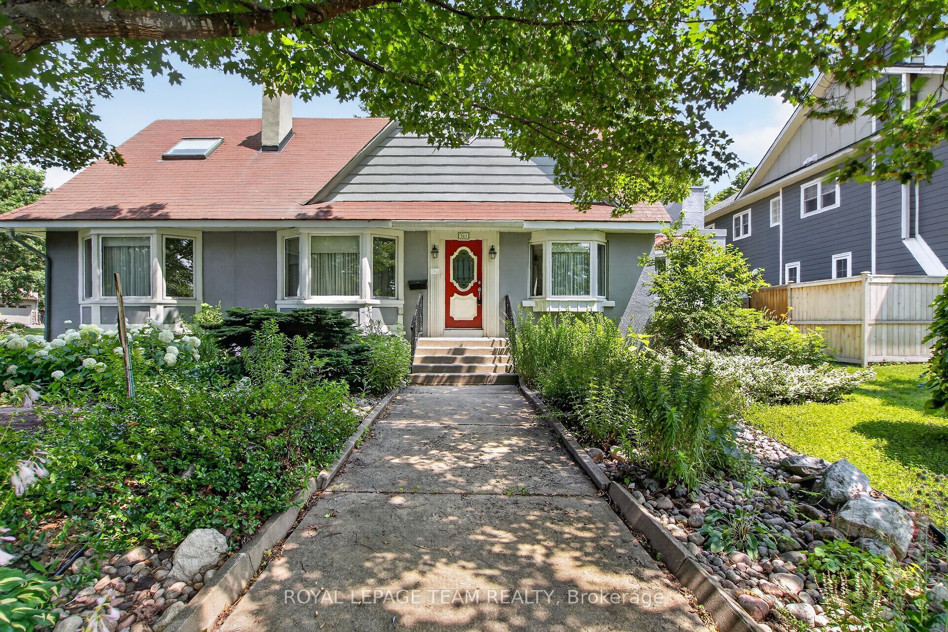 961 Kingsmere Avenue, McKellar Heights - Glabar Park and Area, ON K2A 3K3