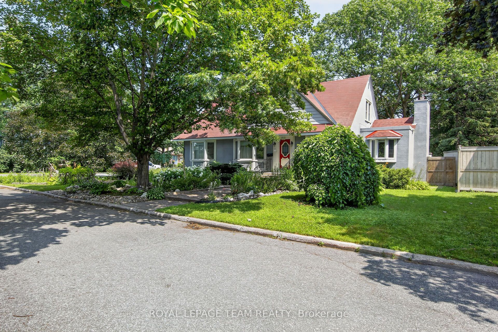 961 Kingsmere Avenue, McKellar Heights - Glabar Park and Area, ON K2A 3K3 photo 3