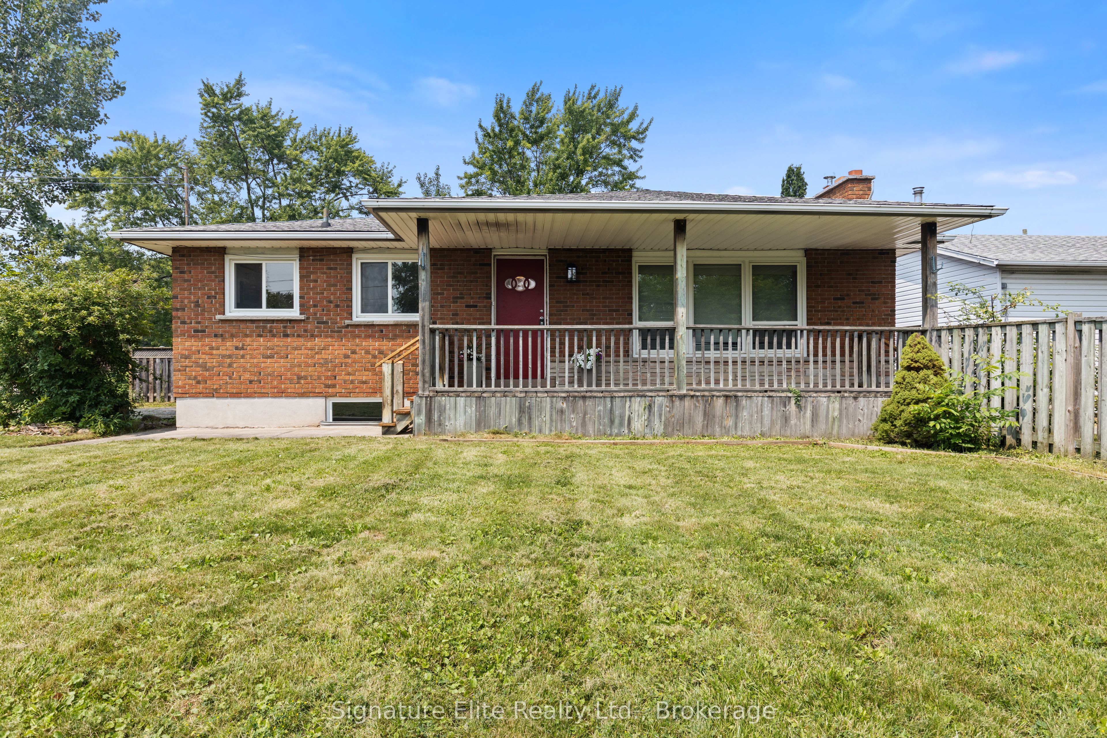 214 Livingston Avenue, Grimsby, ON L3M 4R1 photo 2