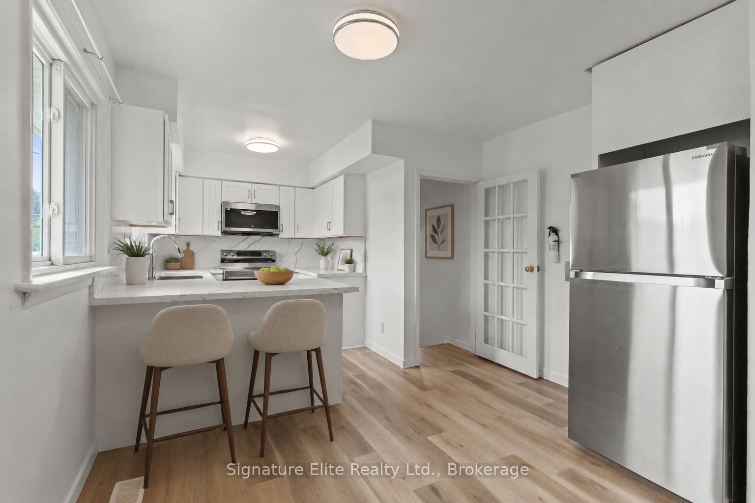 214 Livingston Avenue, Grimsby, ON L3M 4R1 photo 4