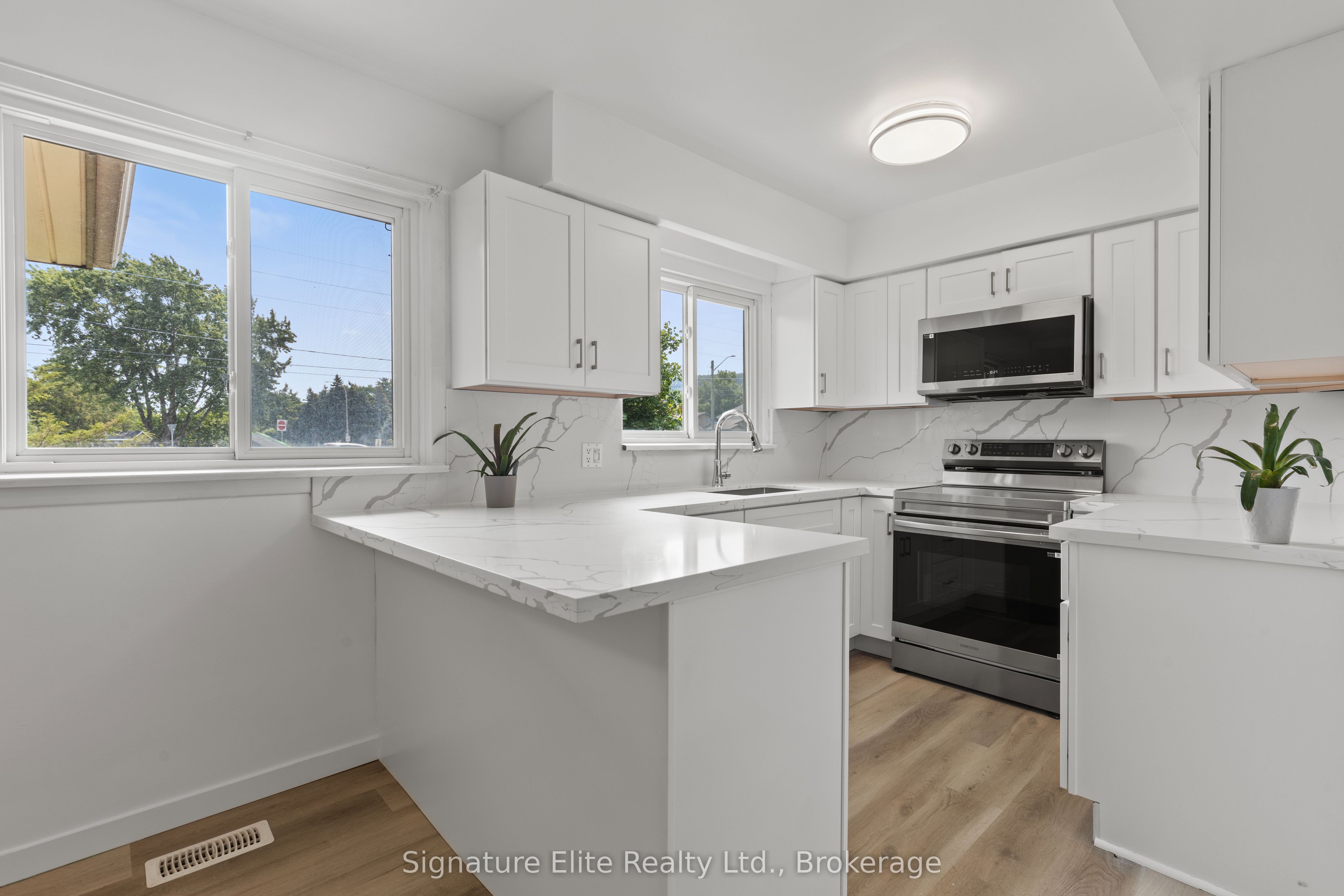 214 Livingston Avenue, Grimsby, ON L3M 4R1 photo 5
