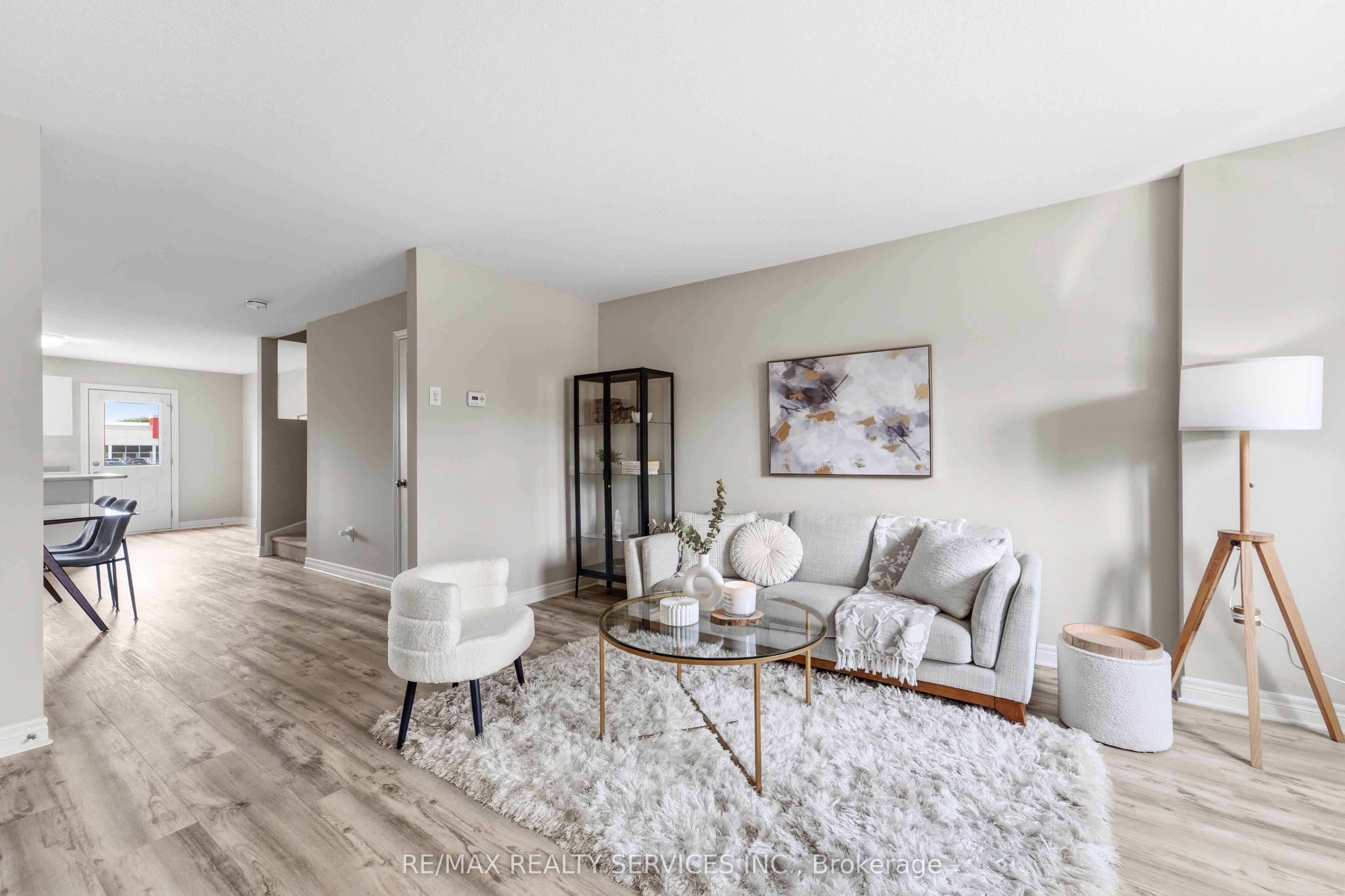 7768 Ascot Circle 5, Niagara Falls, ON L2H 3P9 photo 3