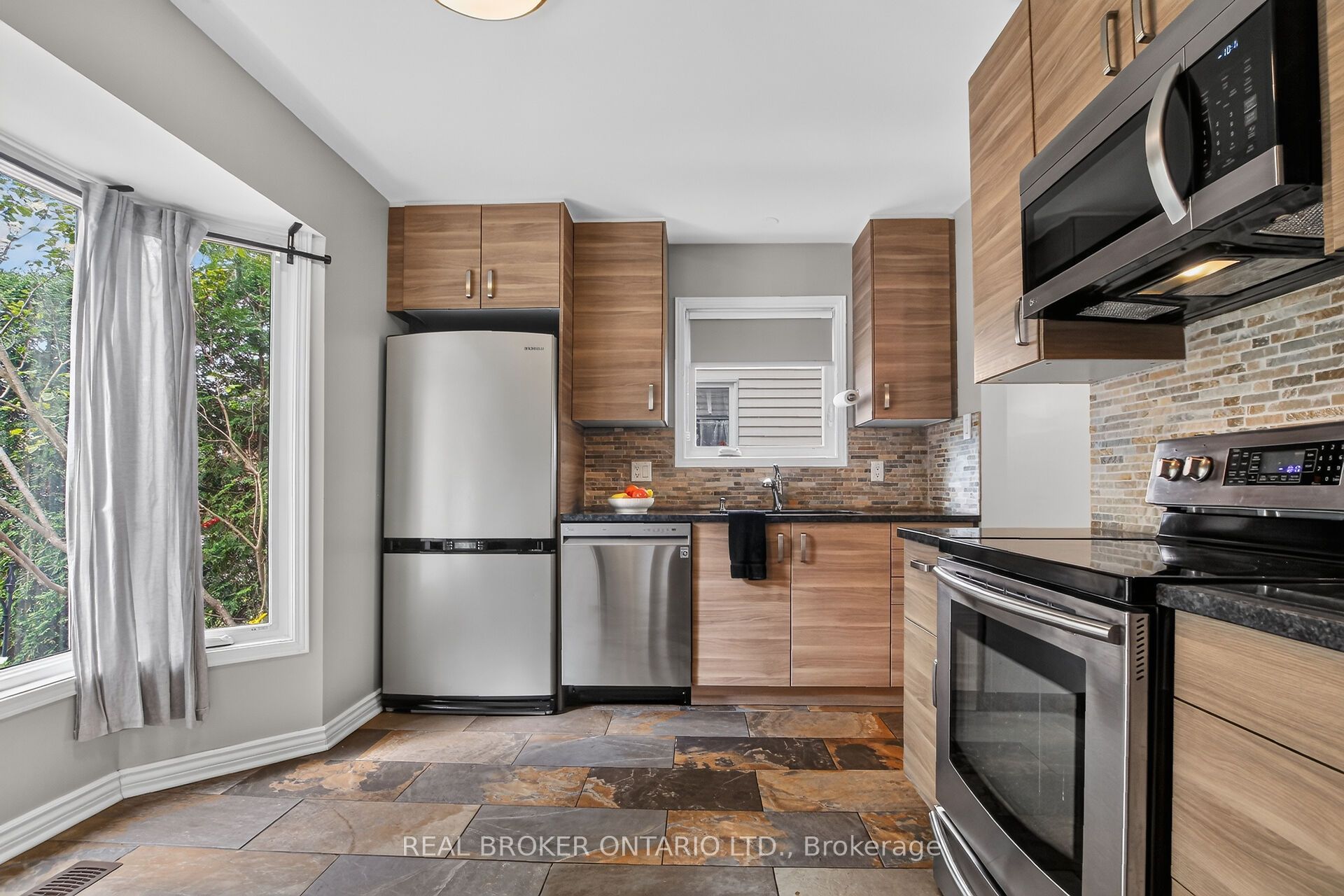 25 Moresby Drive, Kanata, ON K2M 2E5 photo 5